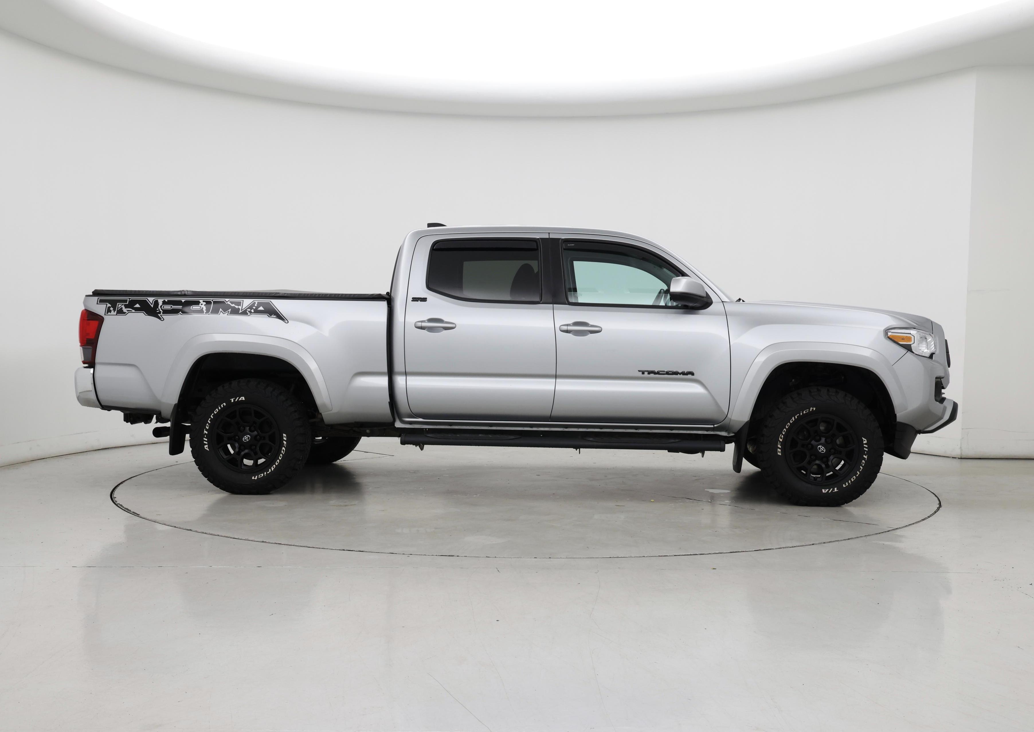 Thumbnail: 2022 Toyota Tacoma - 7