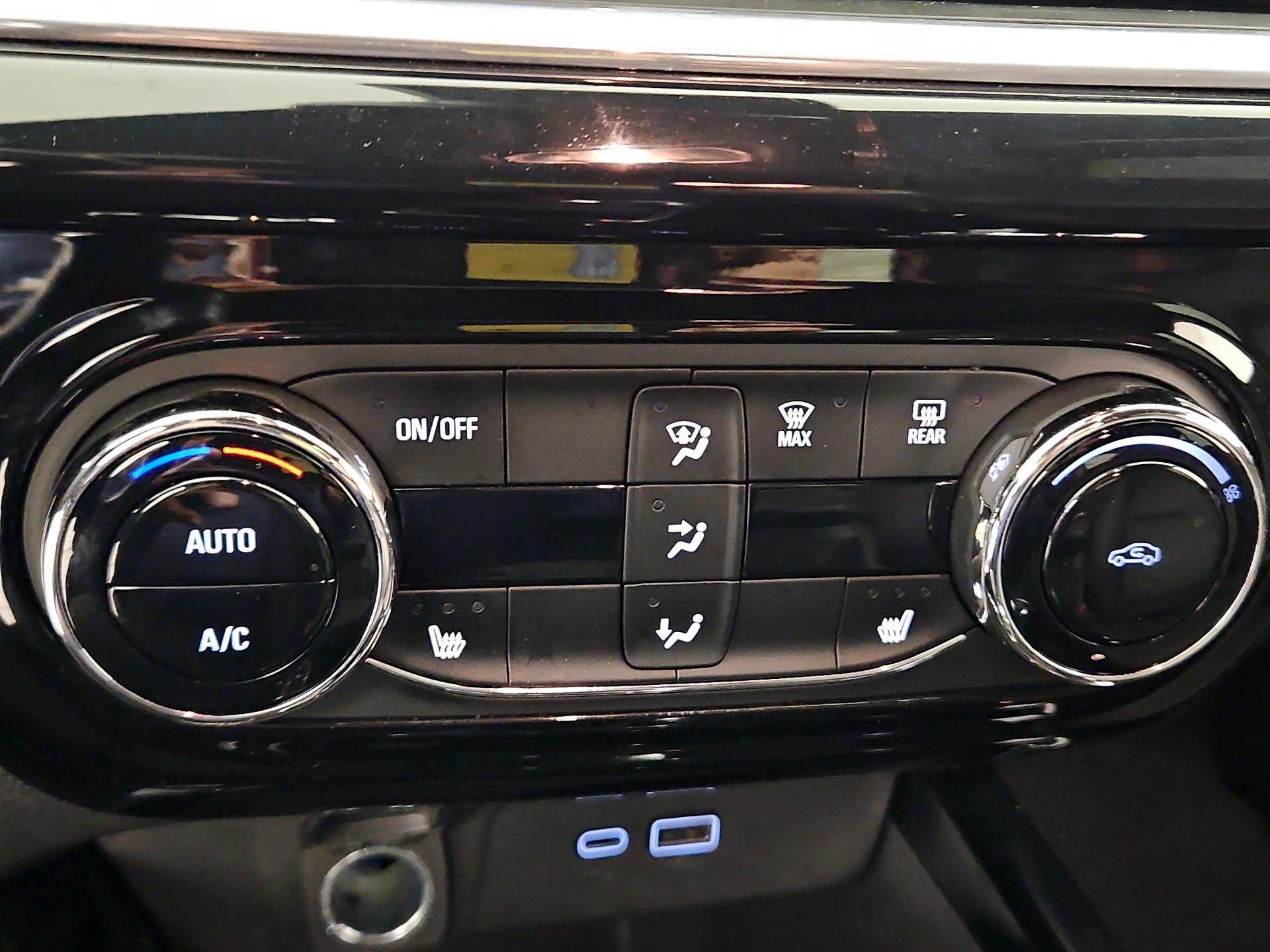 Thumbnail: 2024 Chevrolet Trax - 16