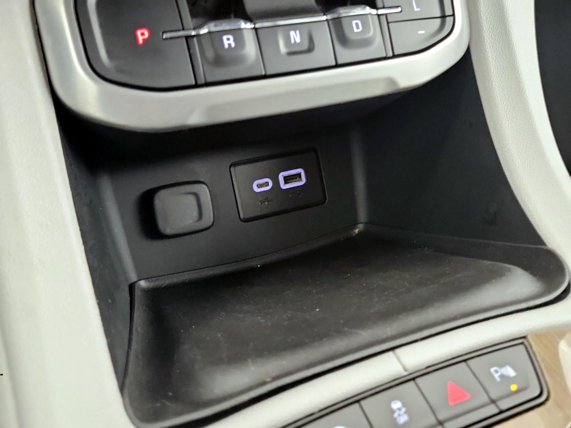 Thumbnail: 2021 GMC Acadia - 16