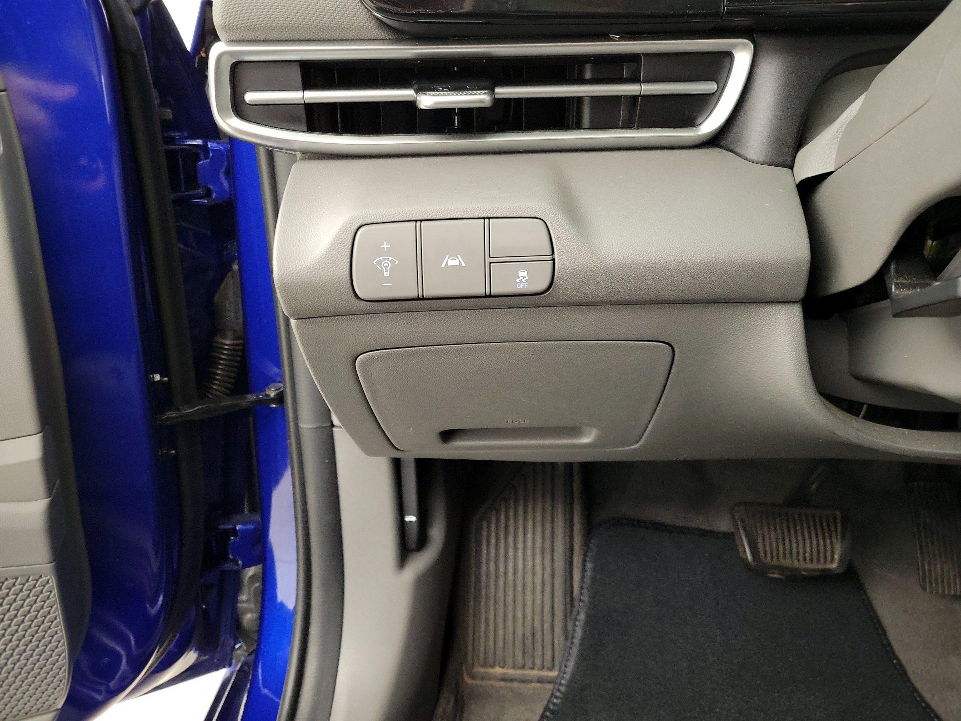 Thumbnail: 2023 Hyundai Elantra - 13