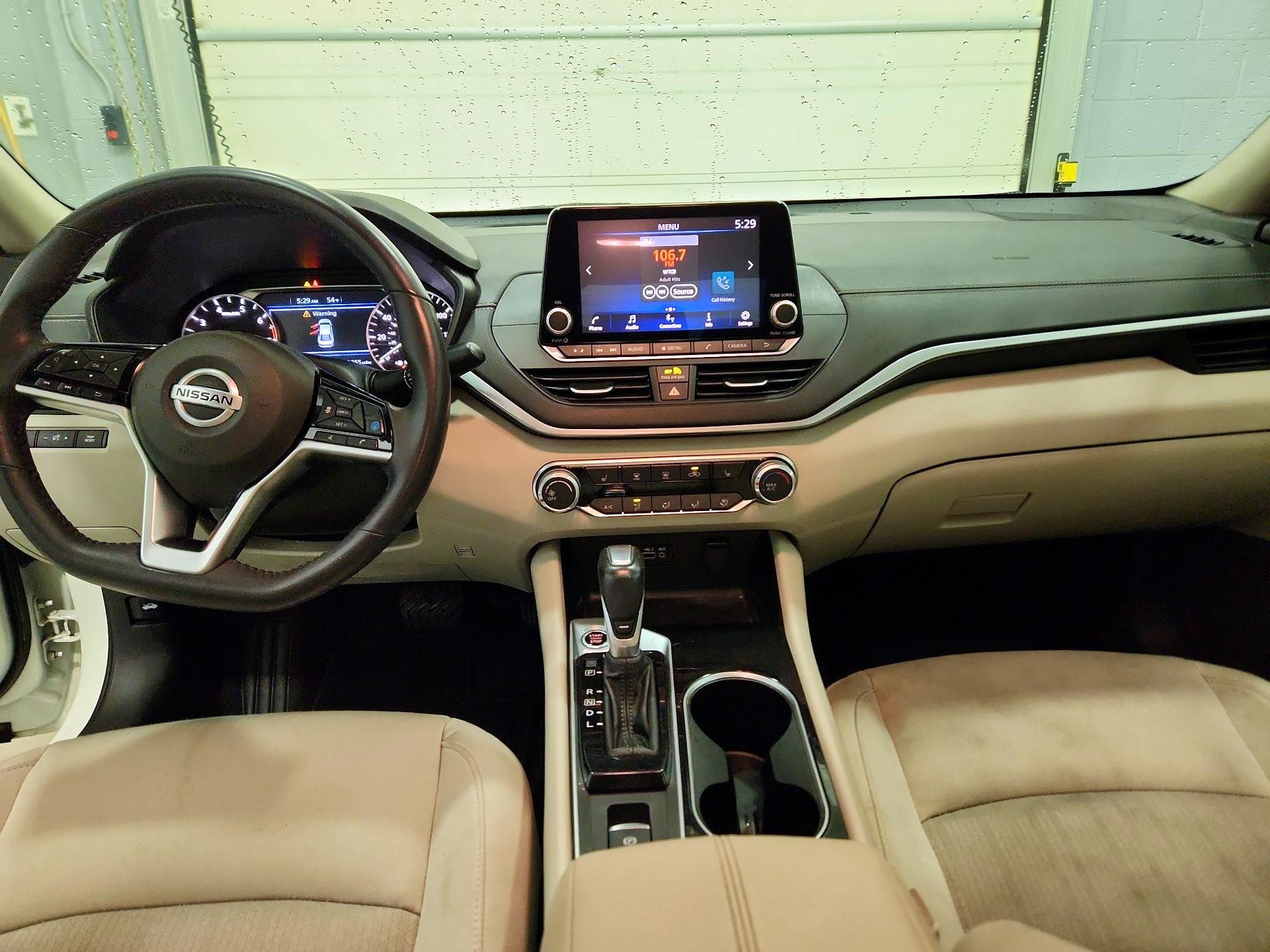 Thumbnail: 2022 Nissan Altima - 9