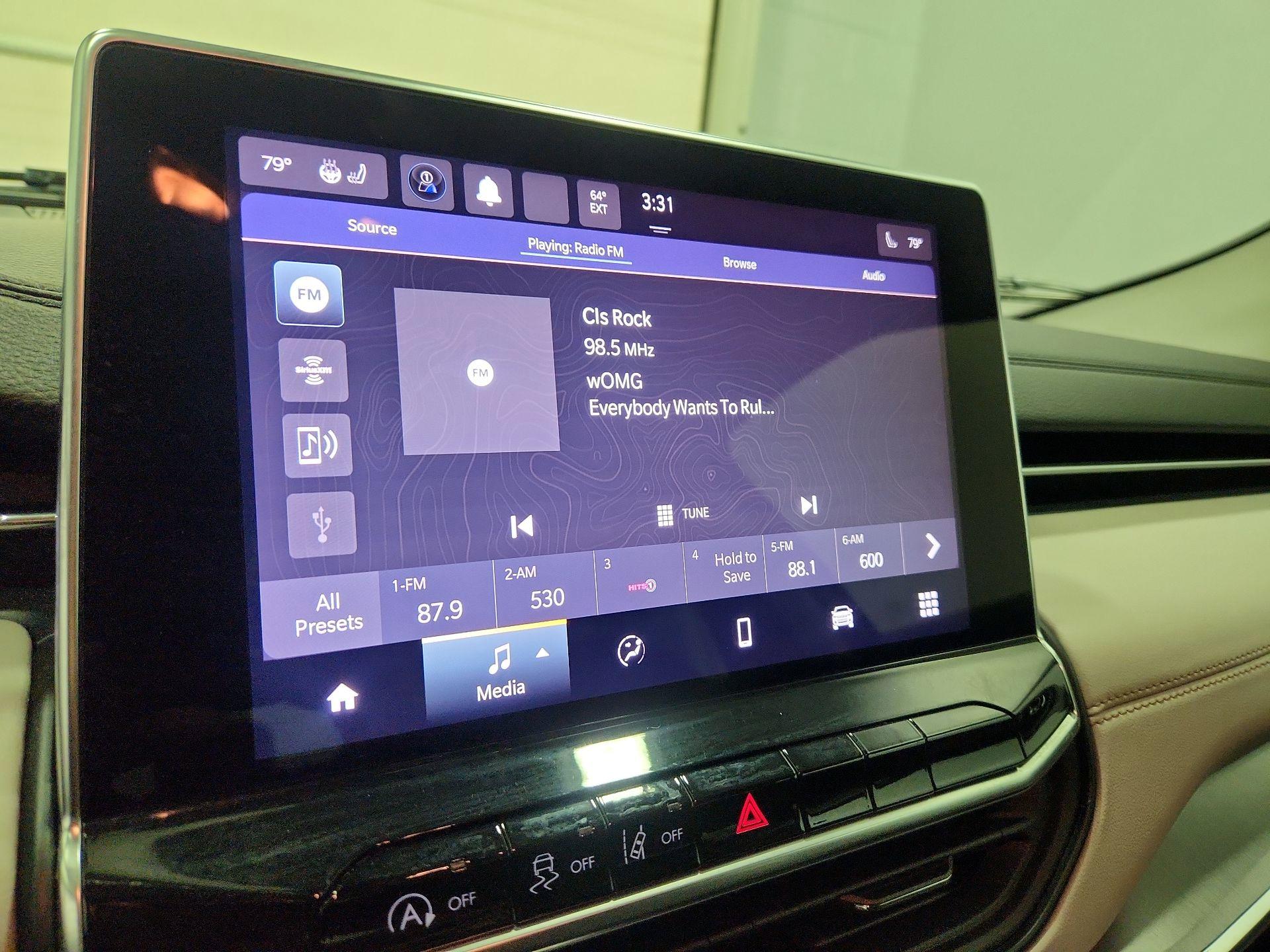 Thumbnail: 2022 Jeep Compass - 15