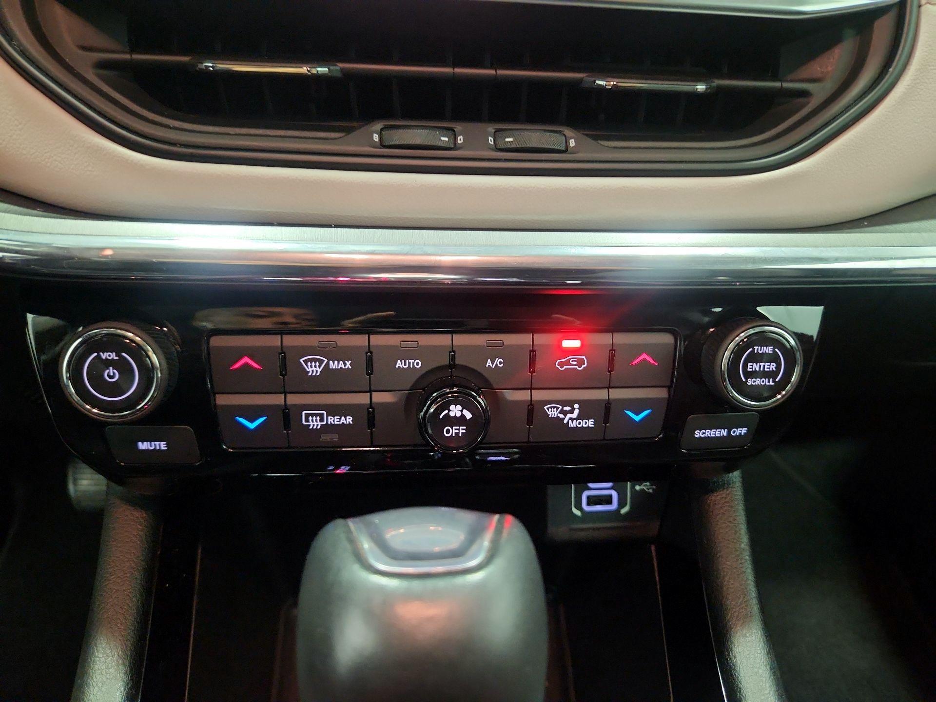 Thumbnail: 2022 Jeep Compass - 16