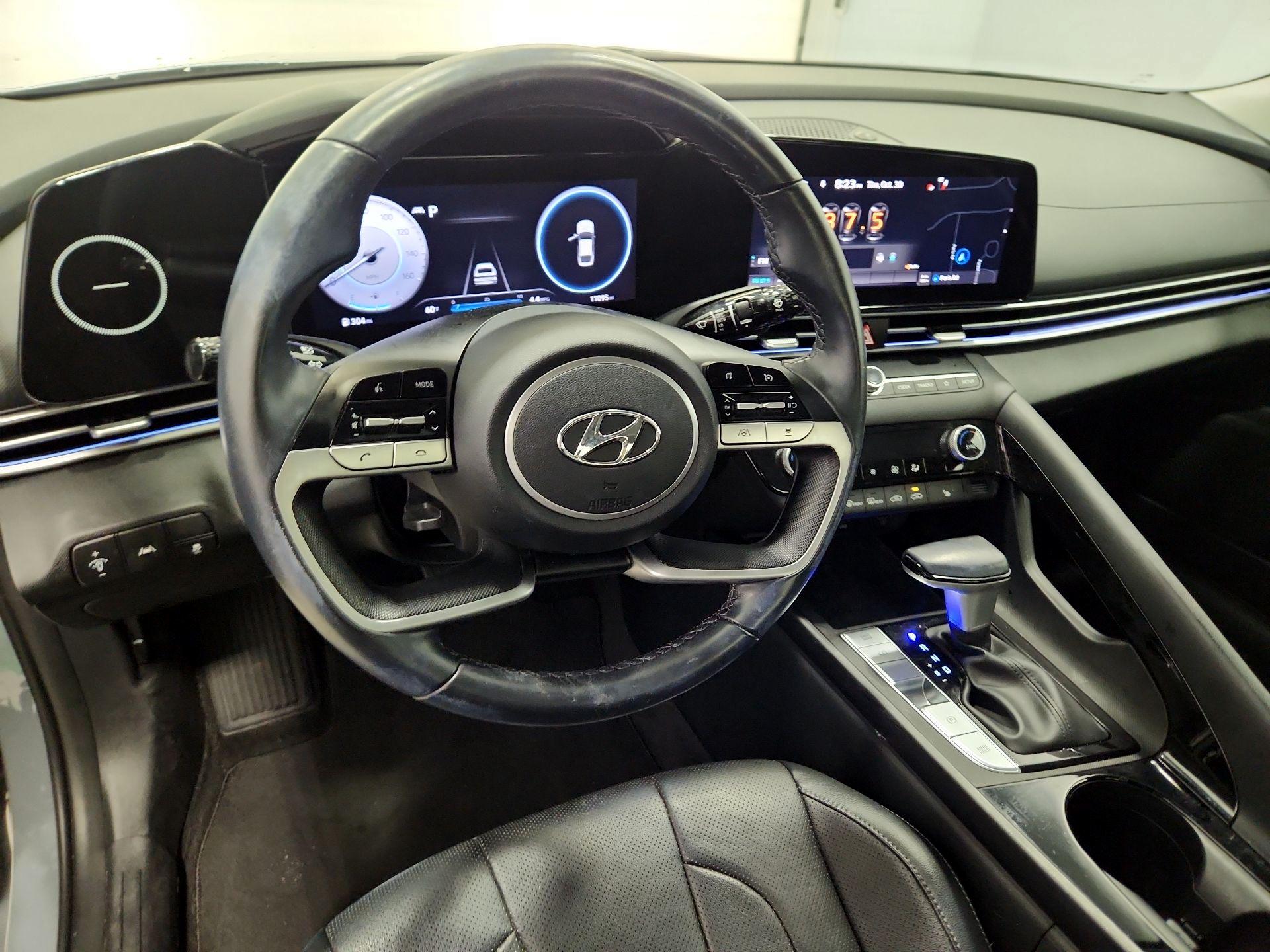 Thumbnail: 2022 Hyundai Elantra - 9