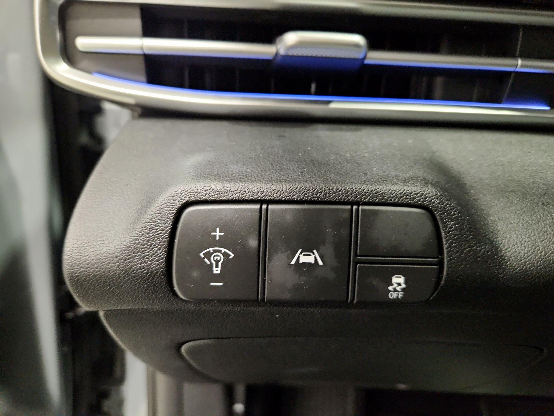 Thumbnail: 2022 Hyundai Elantra - 13