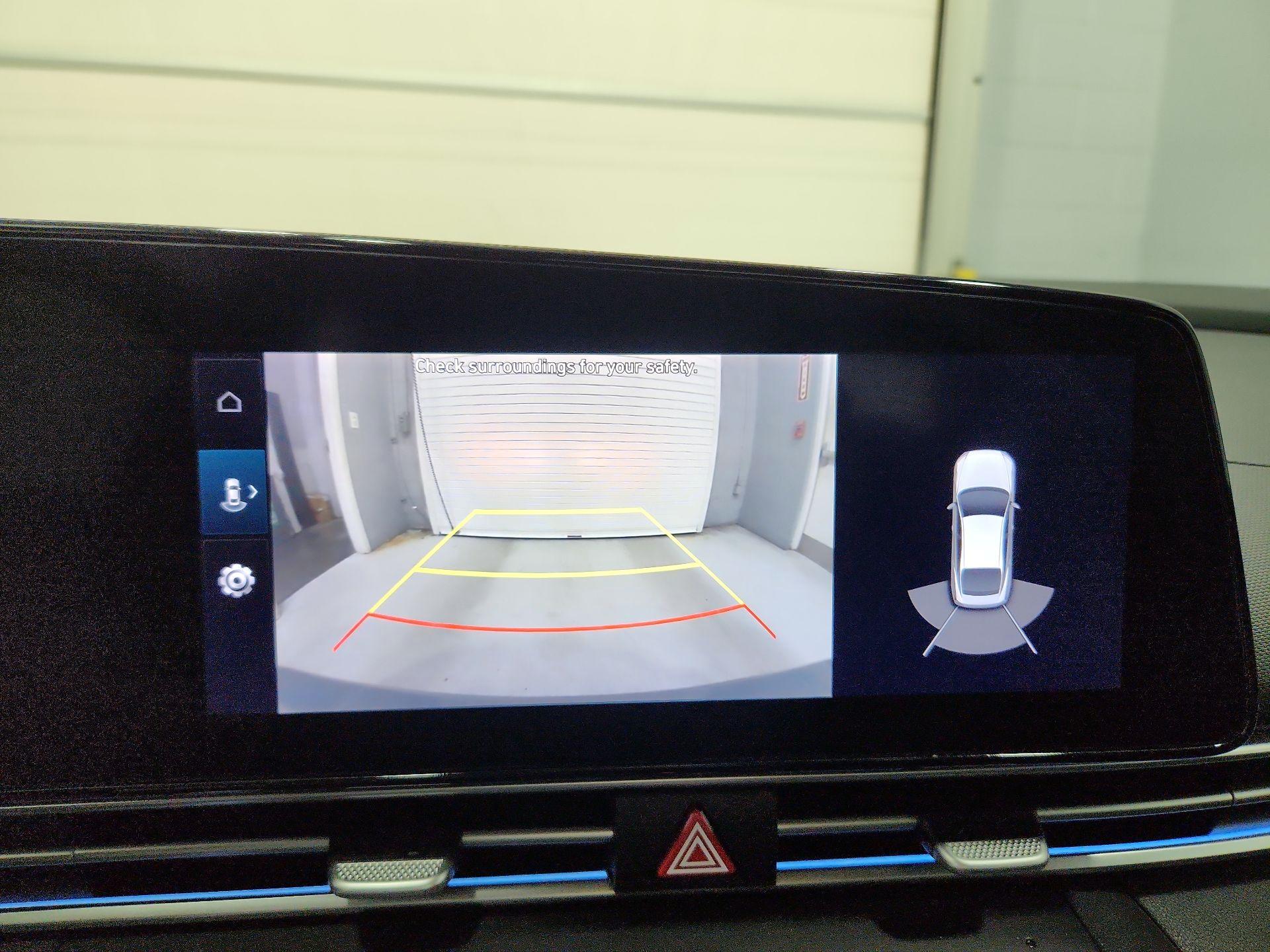 Thumbnail: 2022 Hyundai Elantra - 14