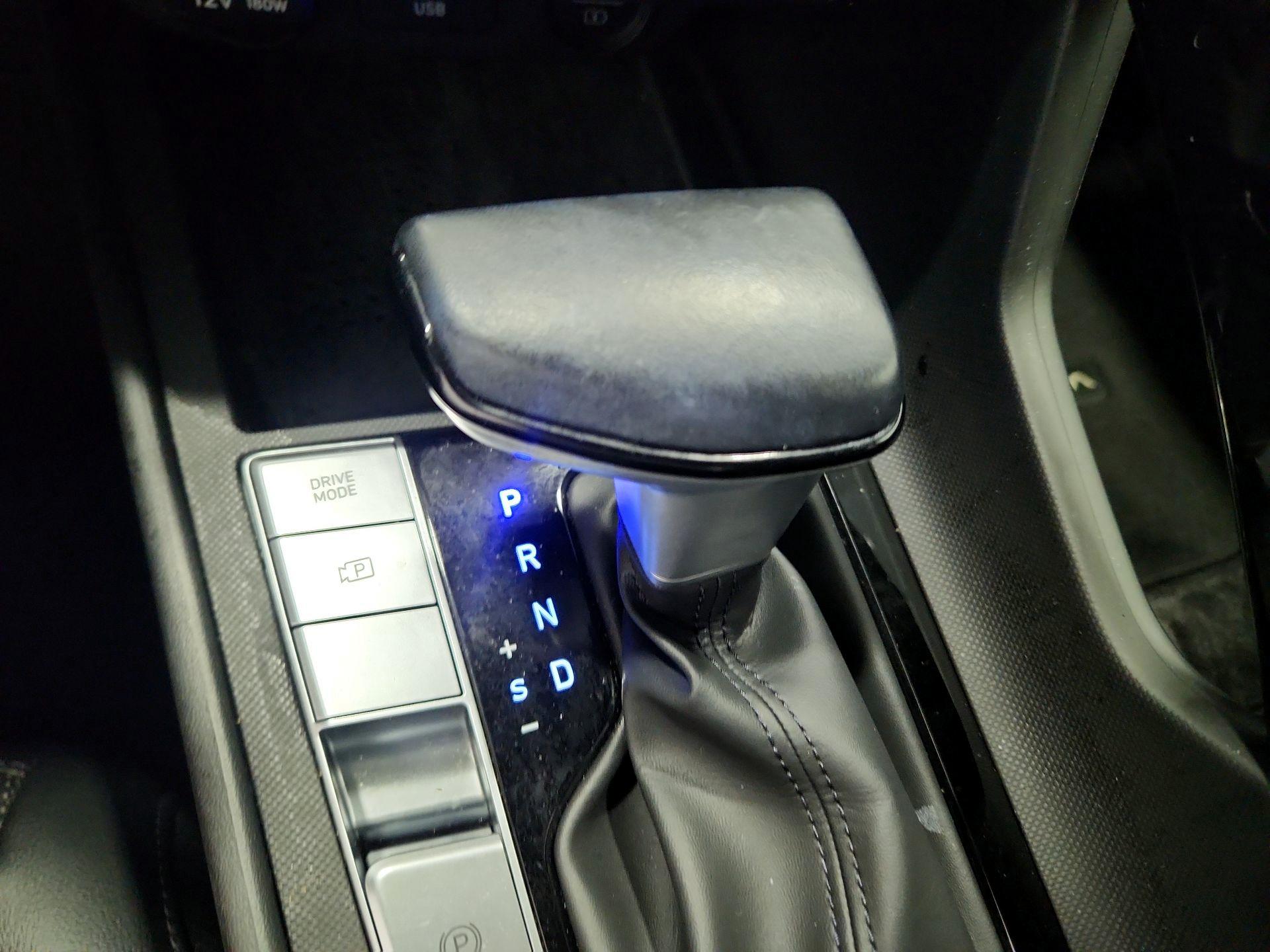 Thumbnail: 2022 Hyundai Elantra - 17