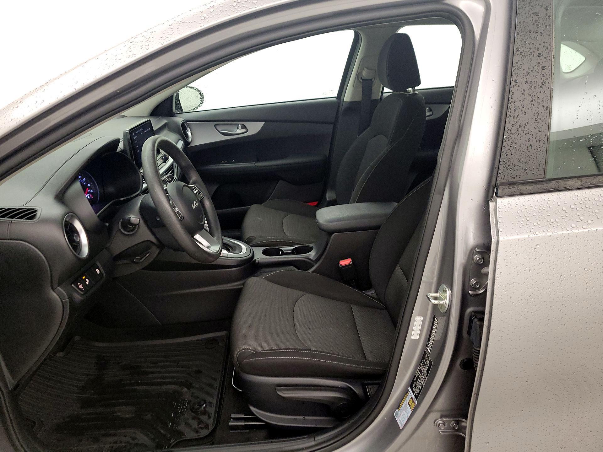 Thumbnail: 2023 Kia Forte - 11