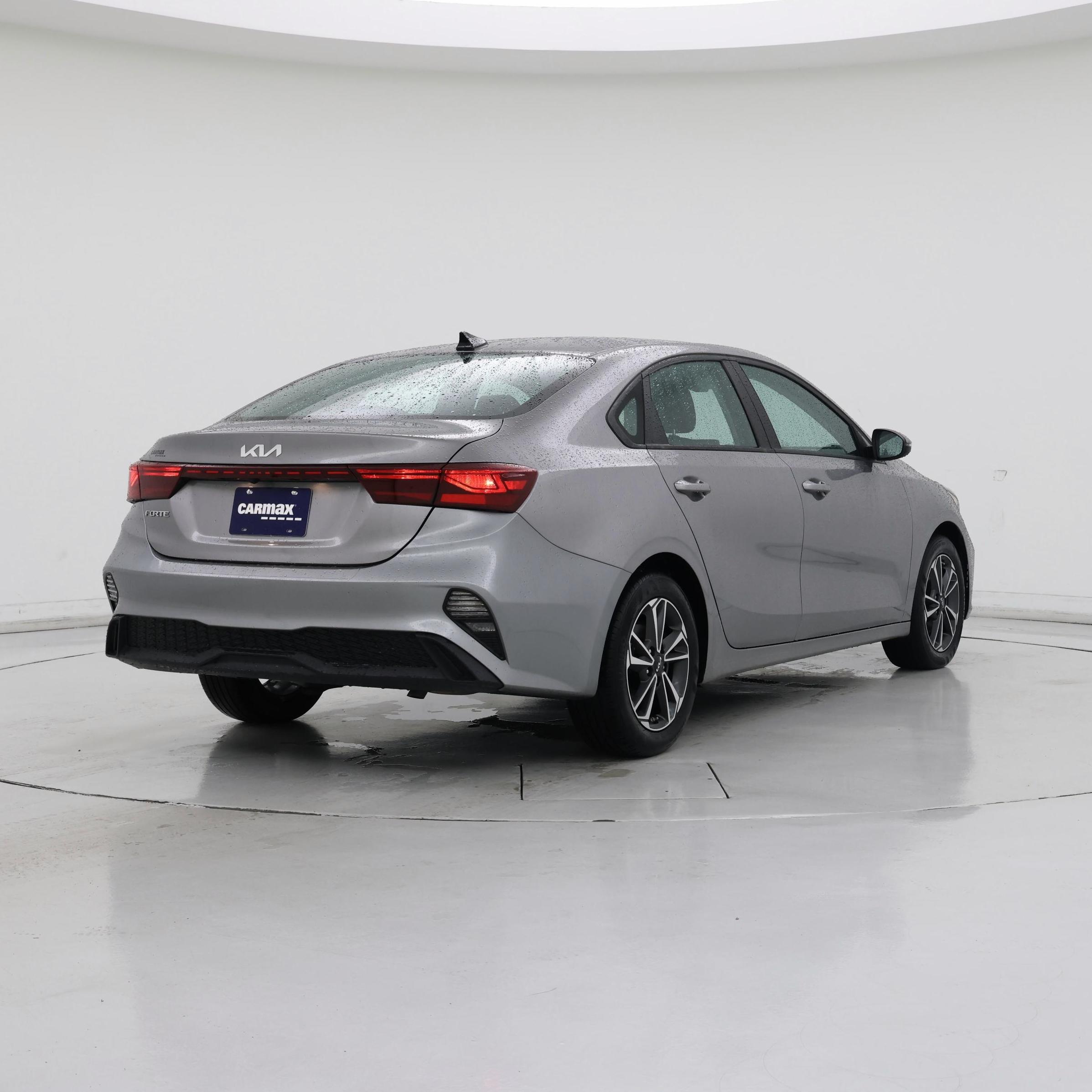 Thumbnail: 2023 Kia Forte - 8