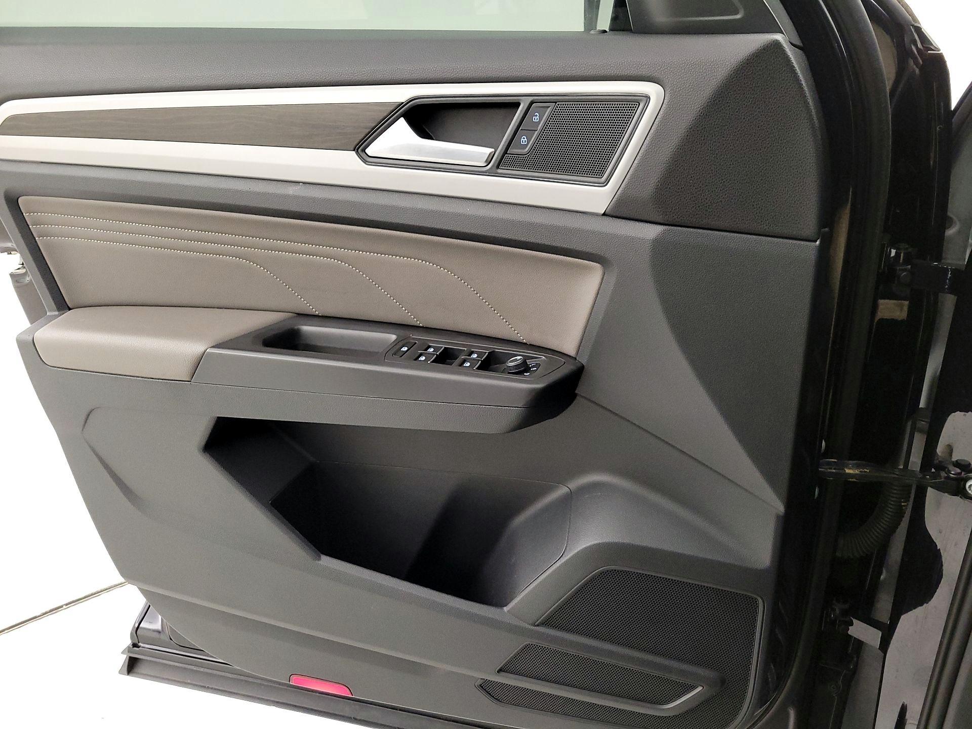 Thumbnail: 2022 Volkswagen Atlas - 12