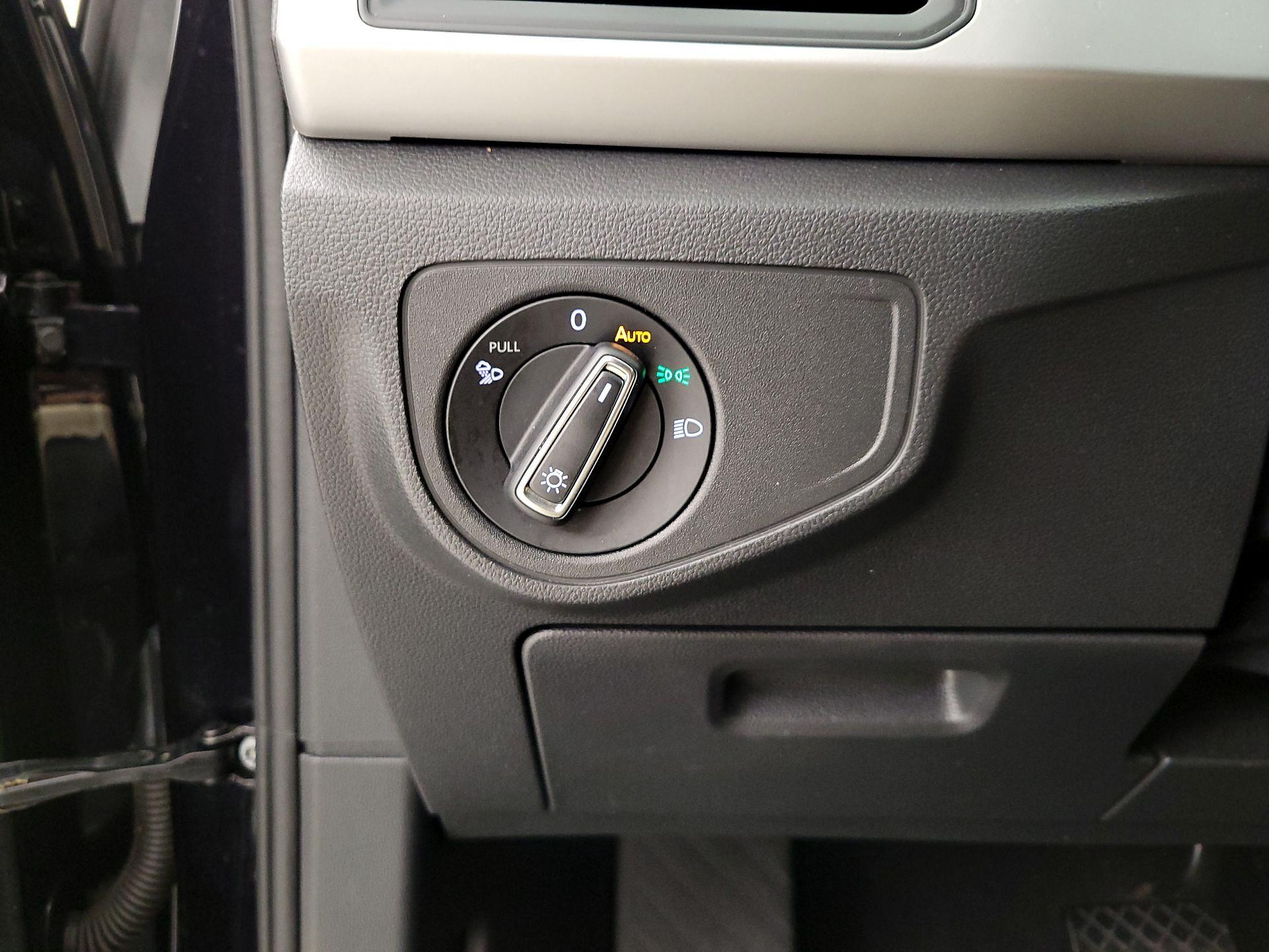 Thumbnail: 2022 Volkswagen Atlas - 13