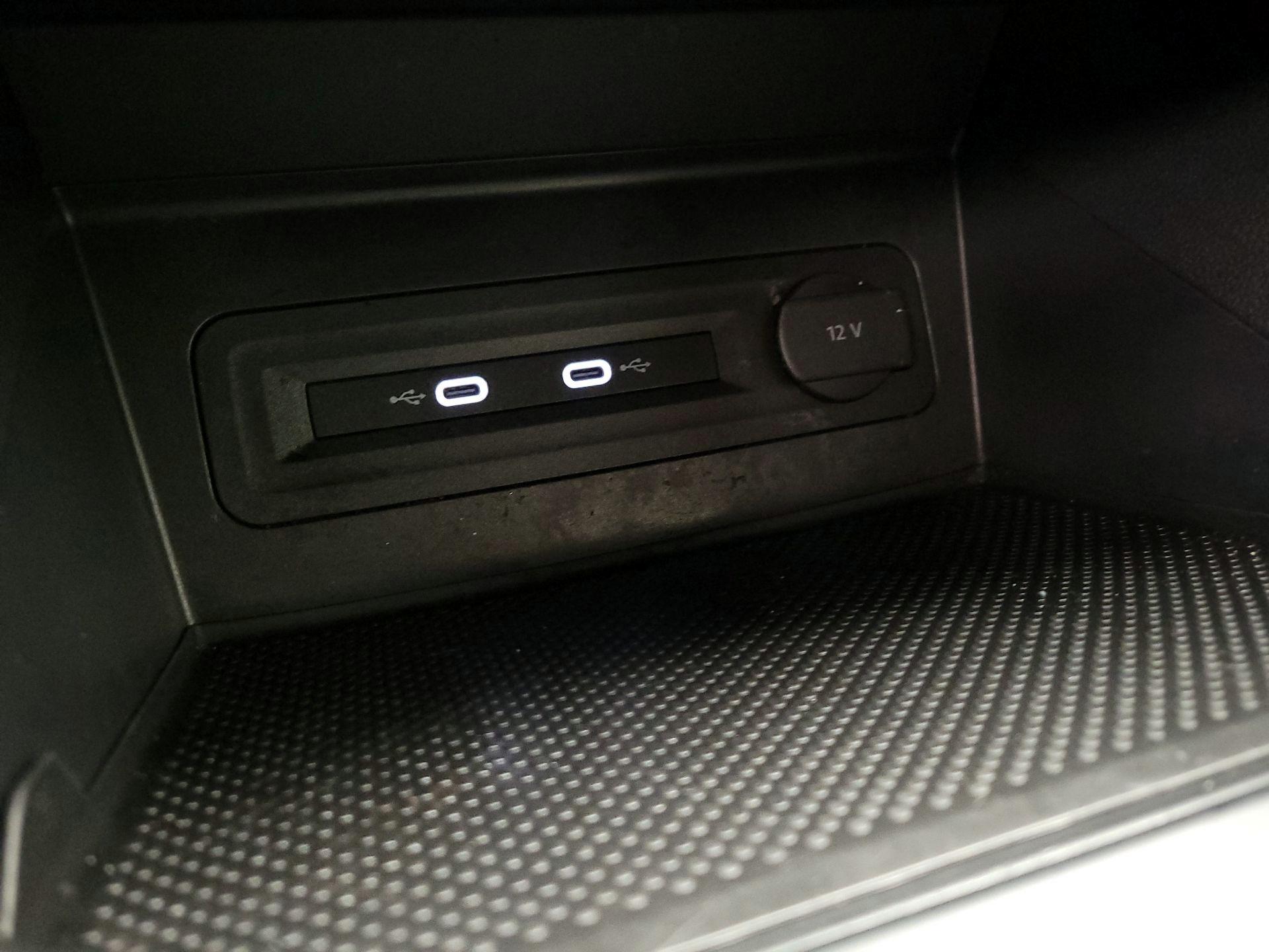 Thumbnail: 2022 Volkswagen Atlas - 18