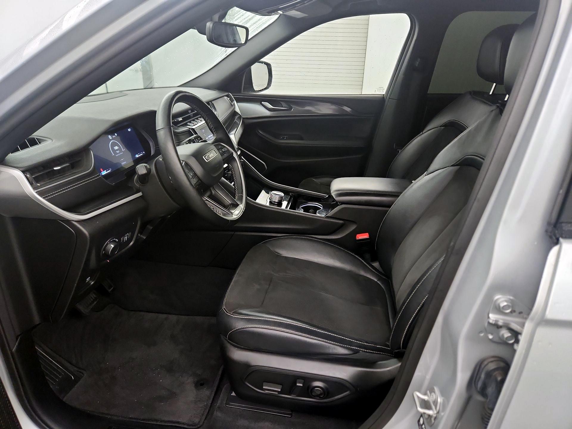 Thumbnail: 2022 Jeep Grand Cherokee - 9