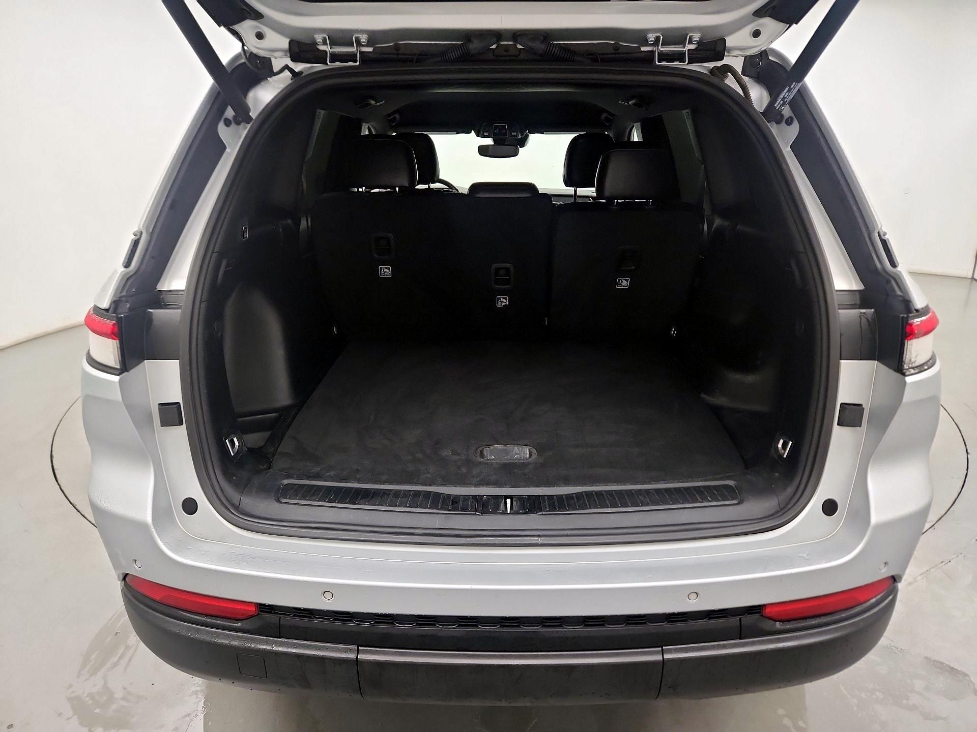 Thumbnail: 2022 Jeep Grand Cherokee - 17