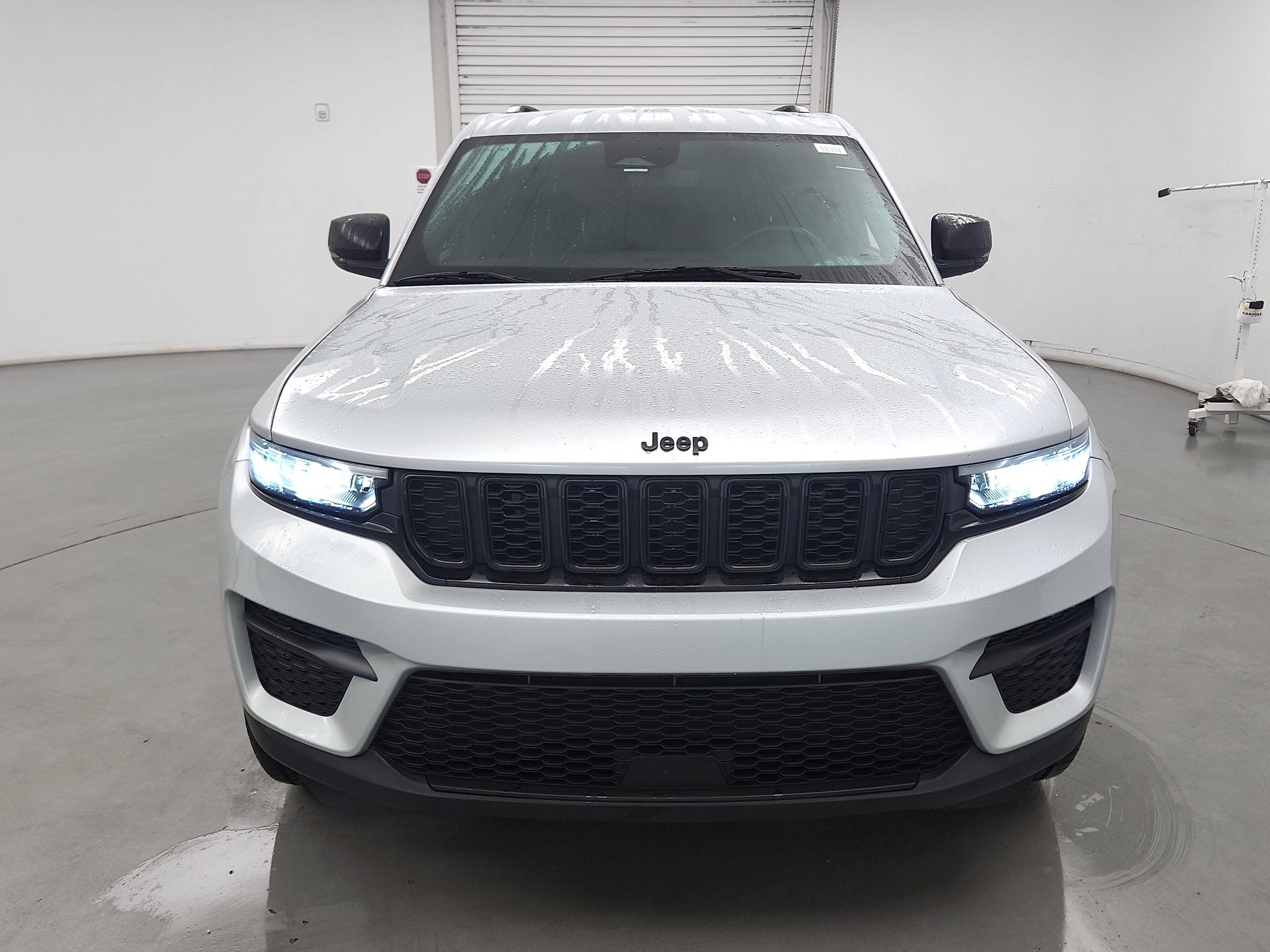 Thumbnail: 2022 Jeep Grand Cherokee - 2