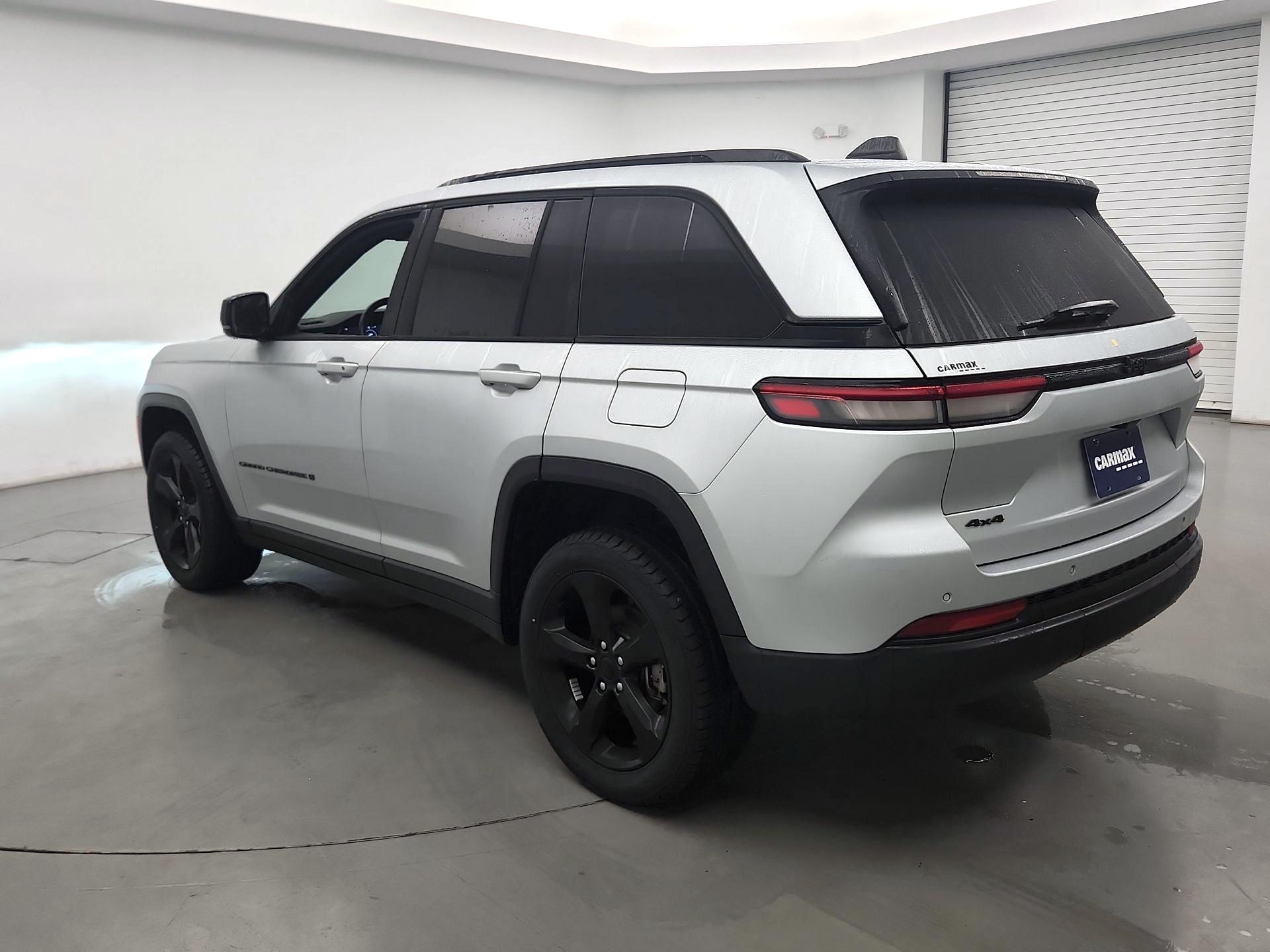 Thumbnail: 2022 Jeep Grand Cherokee - 7