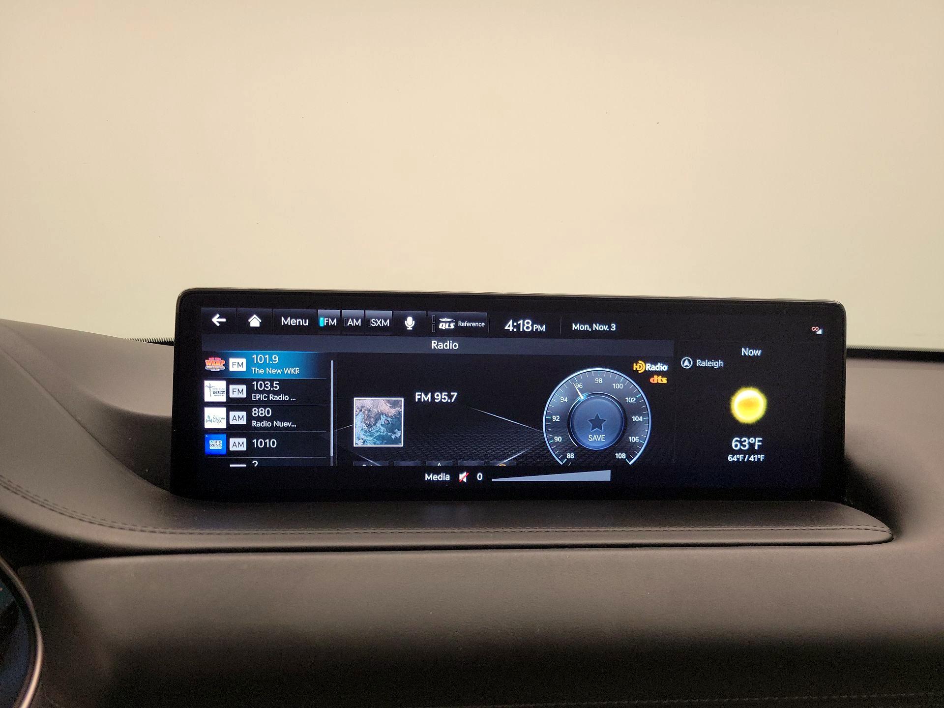 Thumbnail: 2023 Genesis GV80 - 15