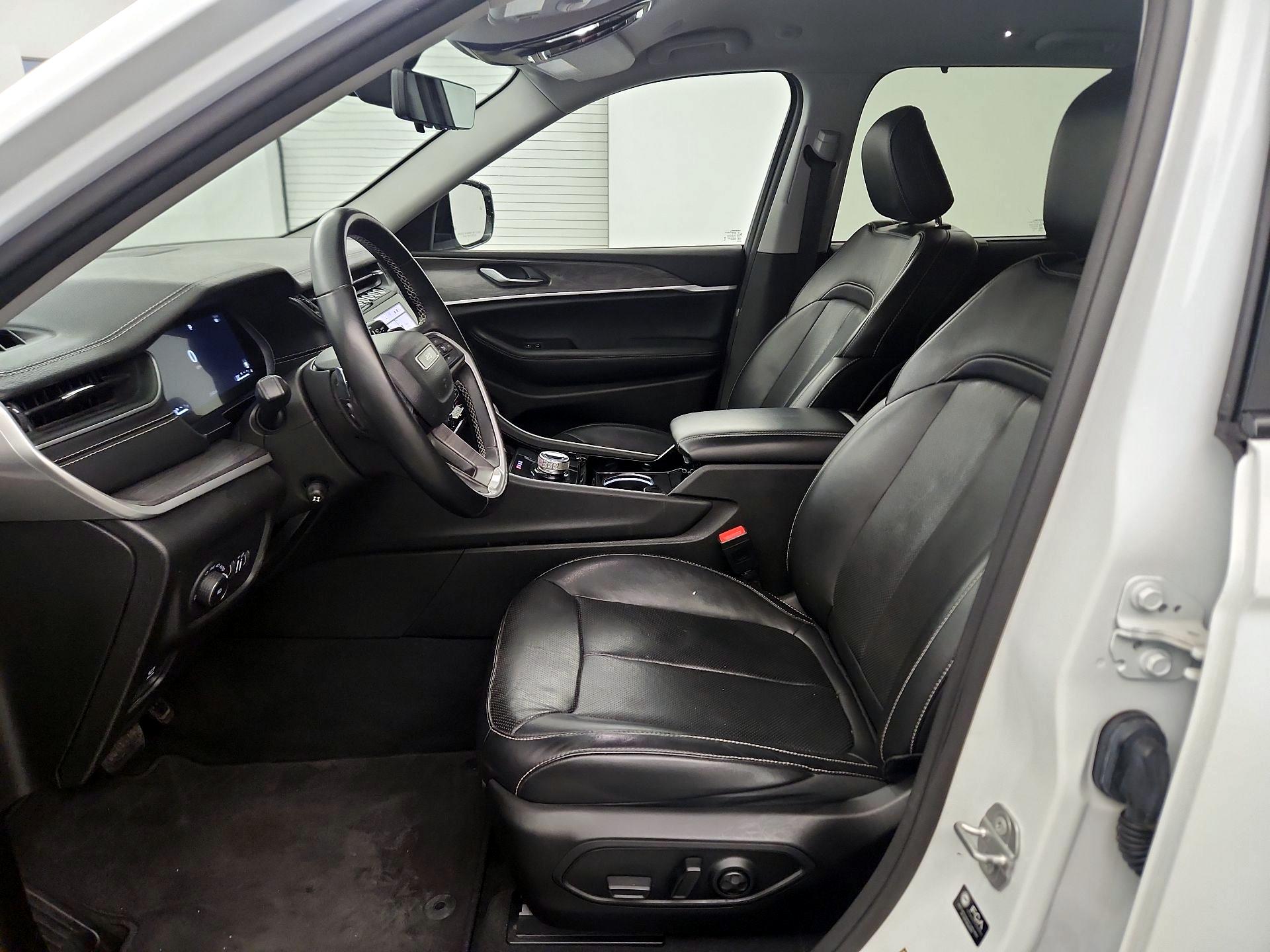 Thumbnail: 2022 Jeep Grand Cherokee - 9