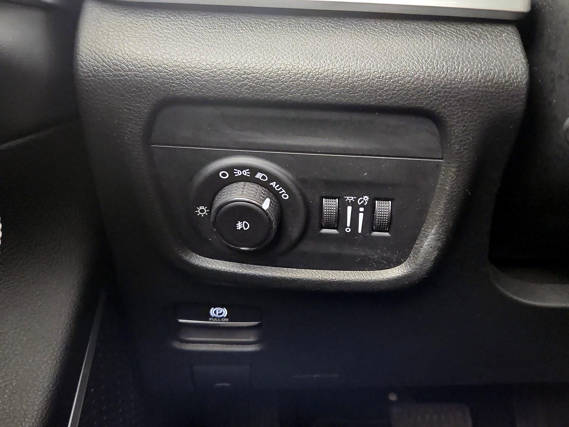 Thumbnail: 2022 Jeep Grand Cherokee - 11