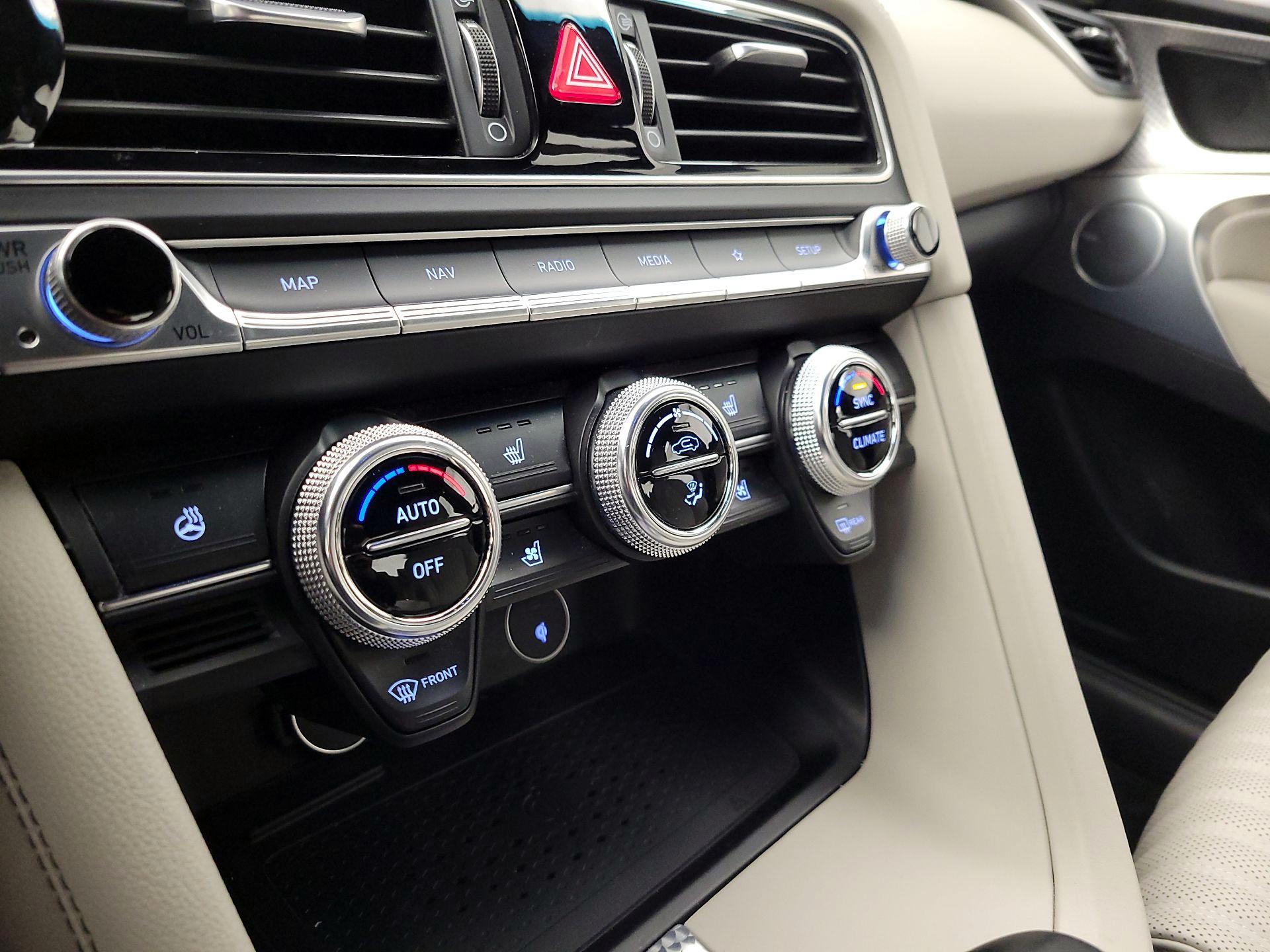 Thumbnail: 2023 Genesis G70 - 17