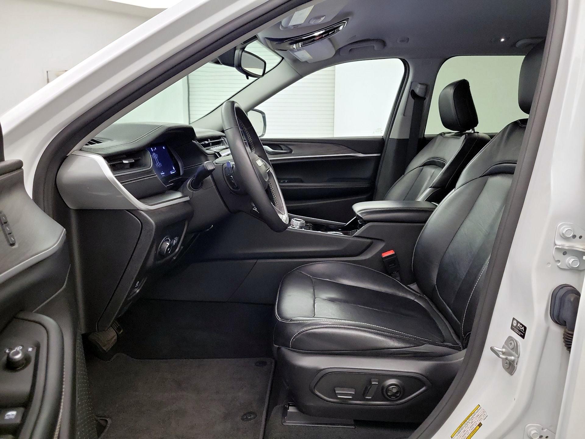 Thumbnail: 2023 Jeep Grand Cherokee - 9