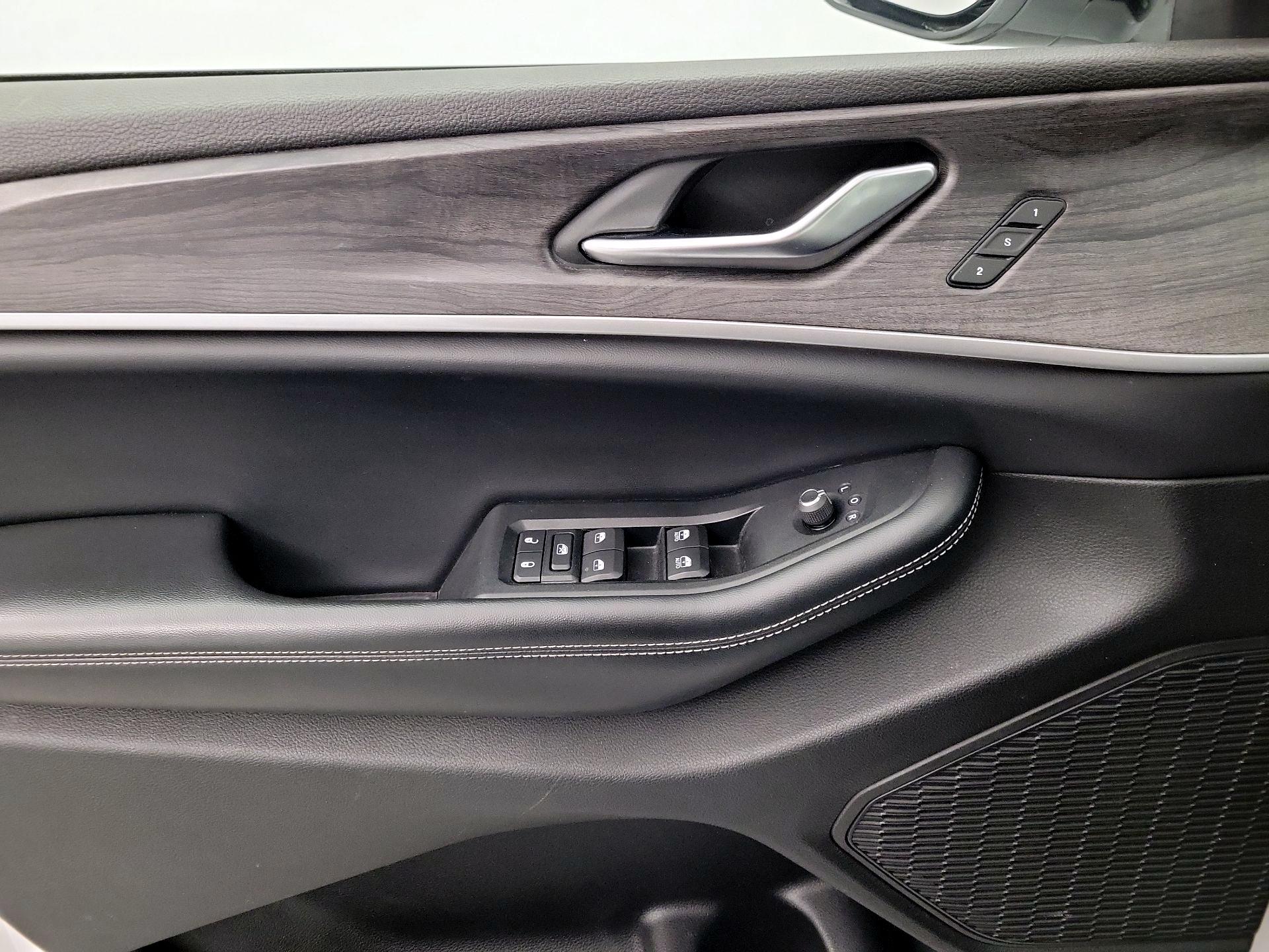 Thumbnail: 2023 Jeep Grand Cherokee - 10