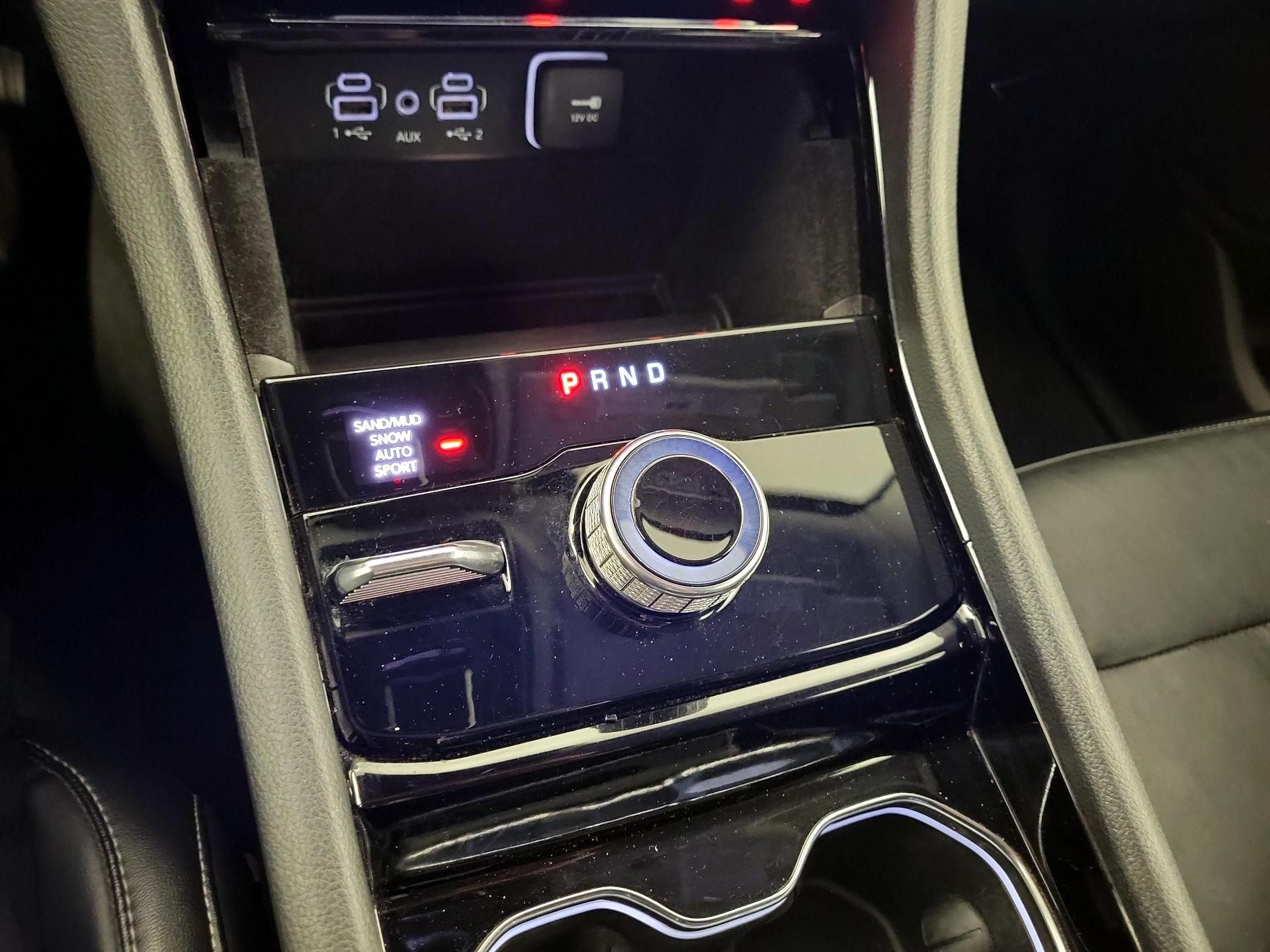 Thumbnail: 2023 Jeep Grand Cherokee - 16