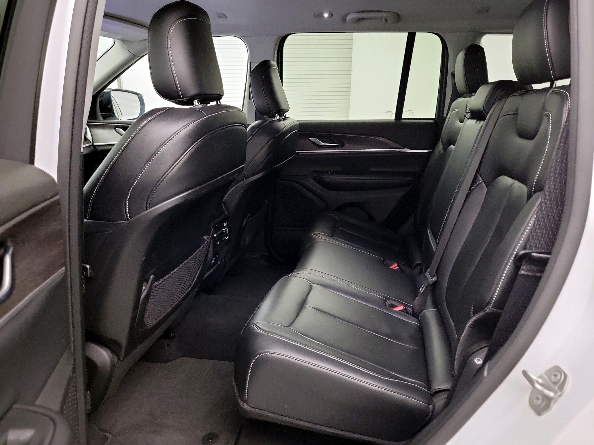 Thumbnail: 2023 Jeep Grand Cherokee - 18