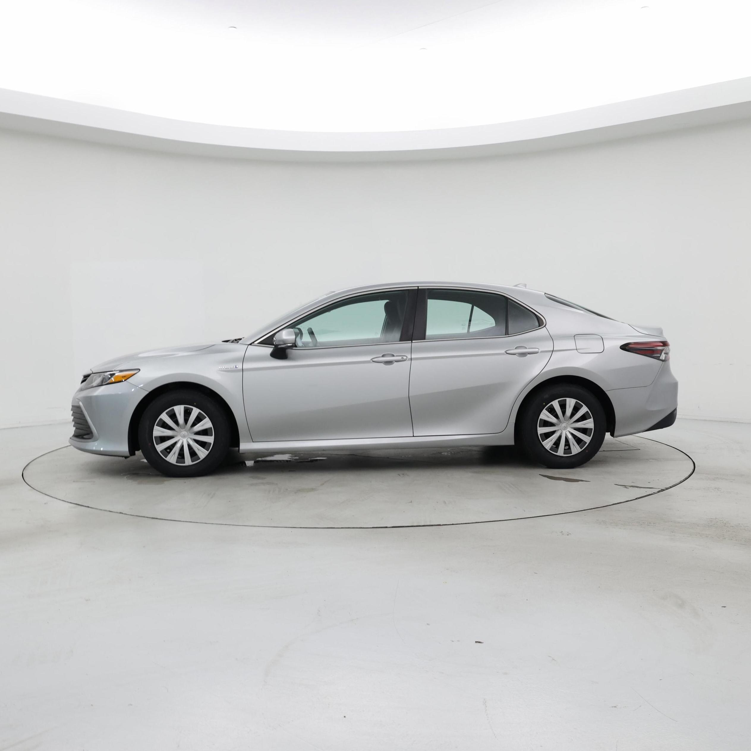 Thumbnail: 2021 Toyota Camry - 3