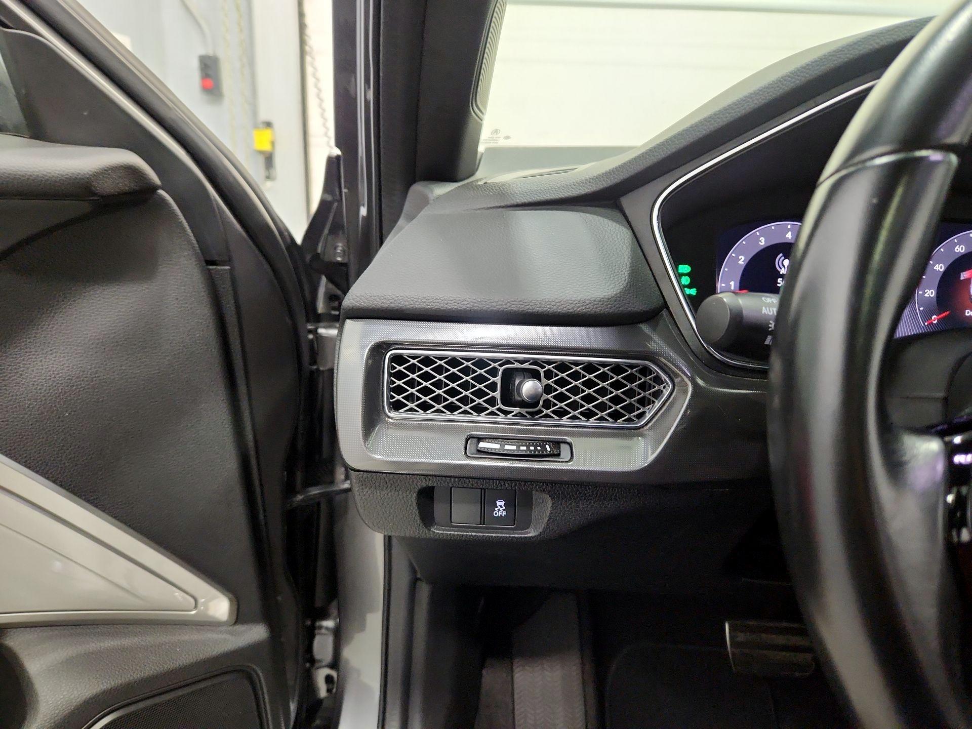 Thumbnail: 2023 Acura Integra - 13