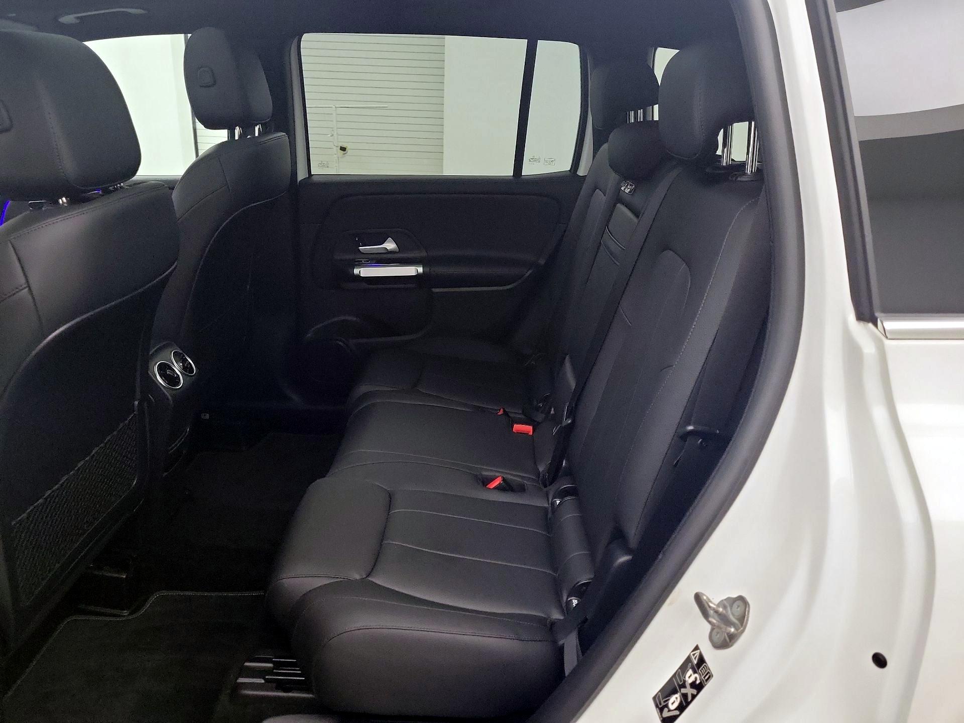 Thumbnail: 2022 Mercedes-Benz GLB - 19