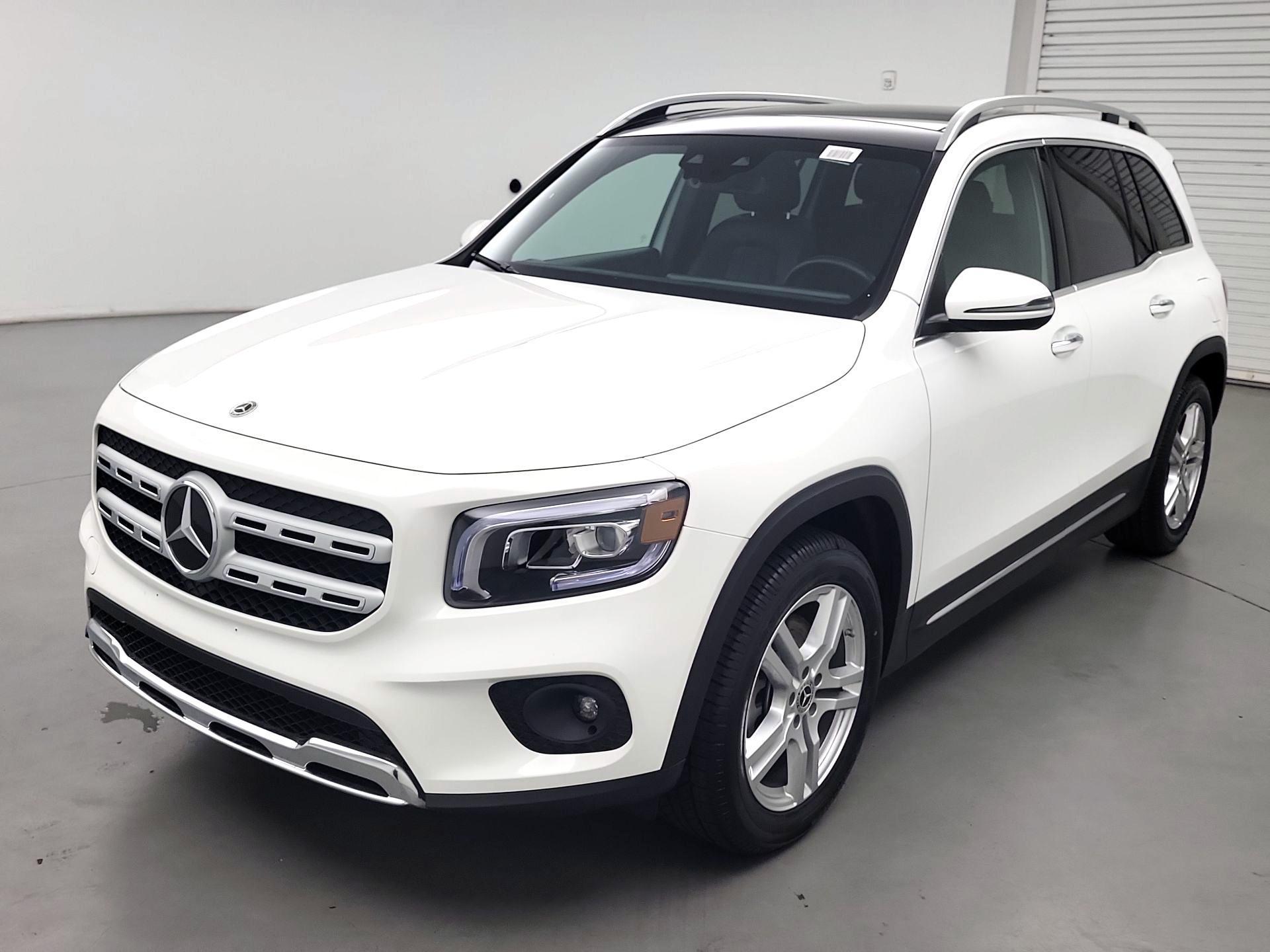 Thumbnail: 2022 Mercedes-Benz GLB - 3