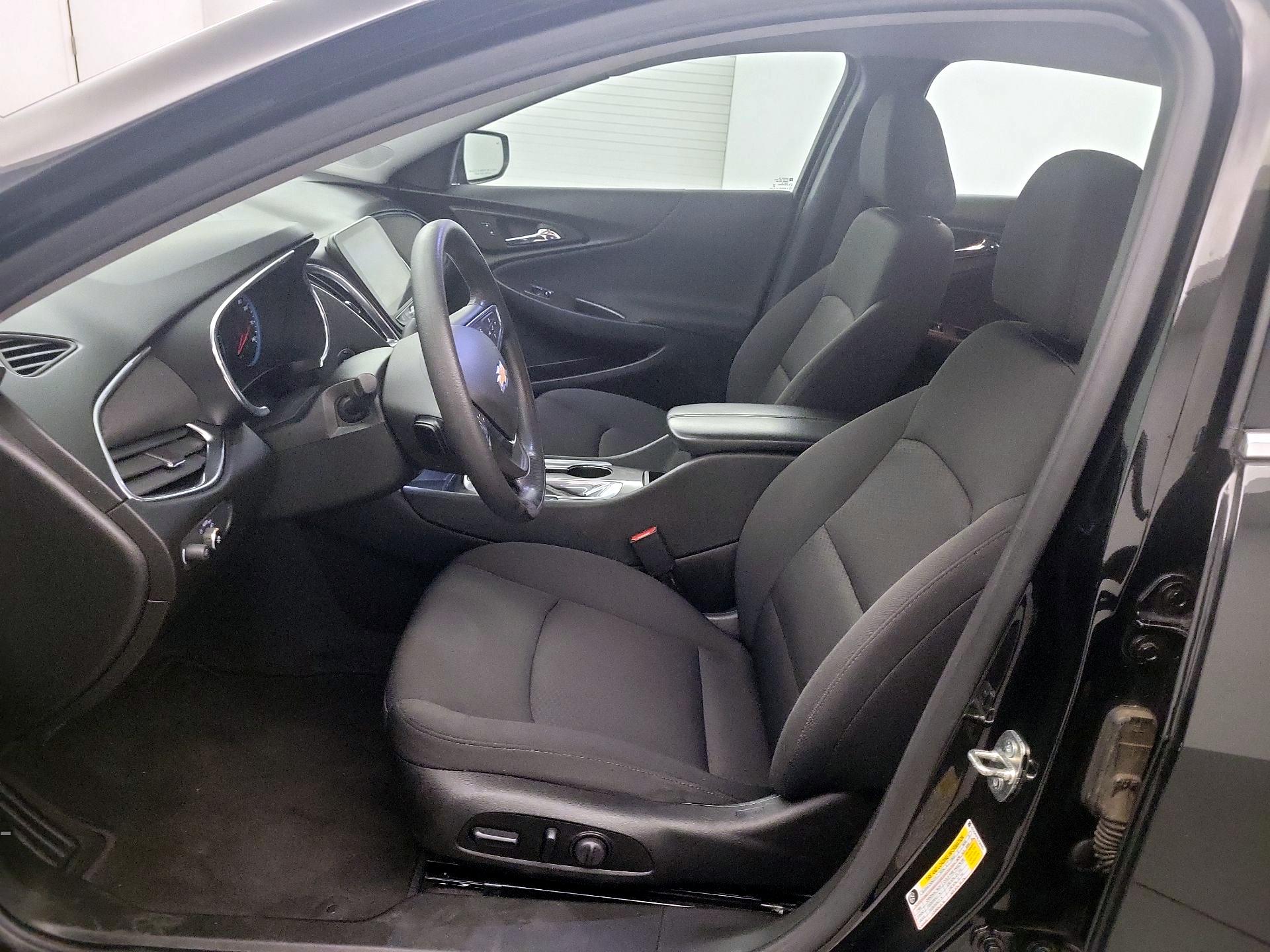 Thumbnail: 2020 Chevrolet Malibu - 9