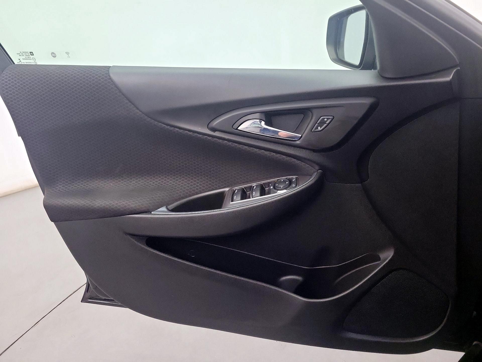 Thumbnail: 2020 Chevrolet Malibu - 10