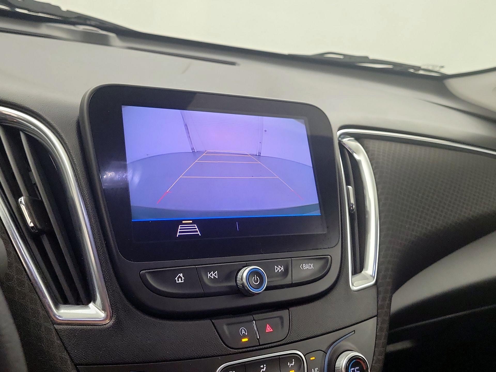 Thumbnail: 2020 Chevrolet Malibu - 12