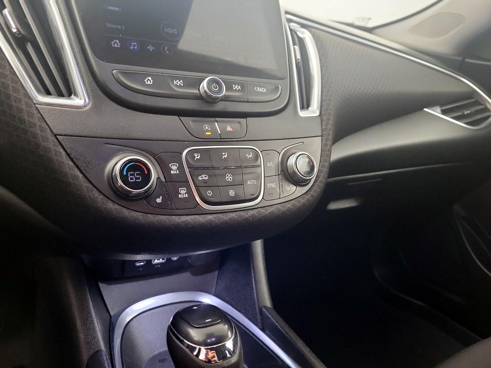 Thumbnail: 2020 Chevrolet Malibu - 14