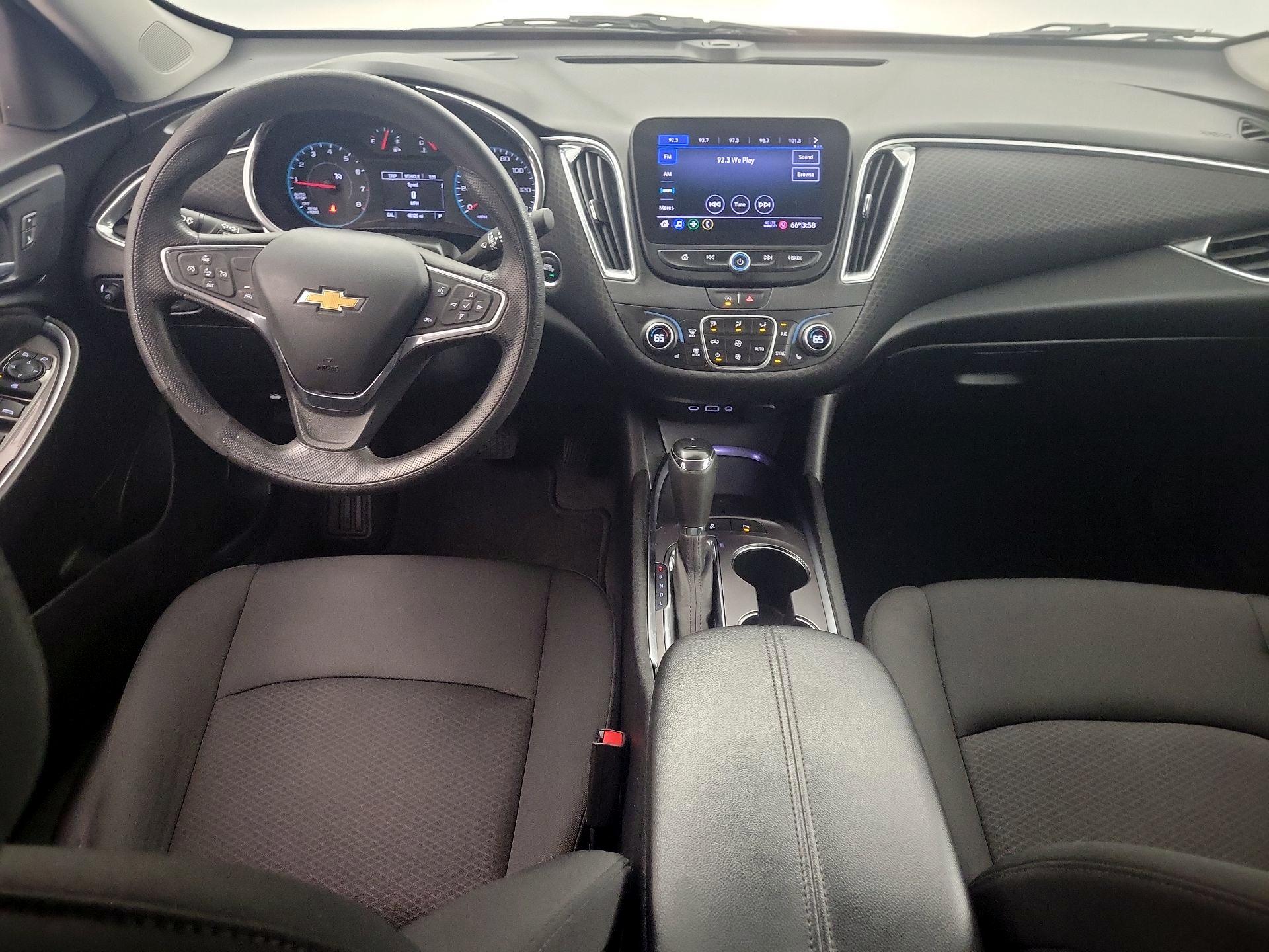 Thumbnail: 2020 Chevrolet Malibu - 8