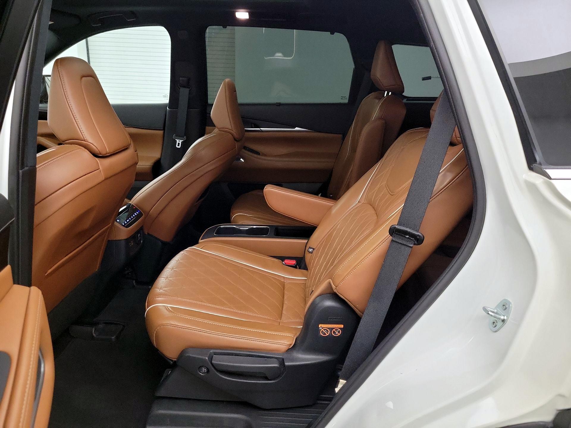 Thumbnail: 2023 INFINITI QX60 - 19