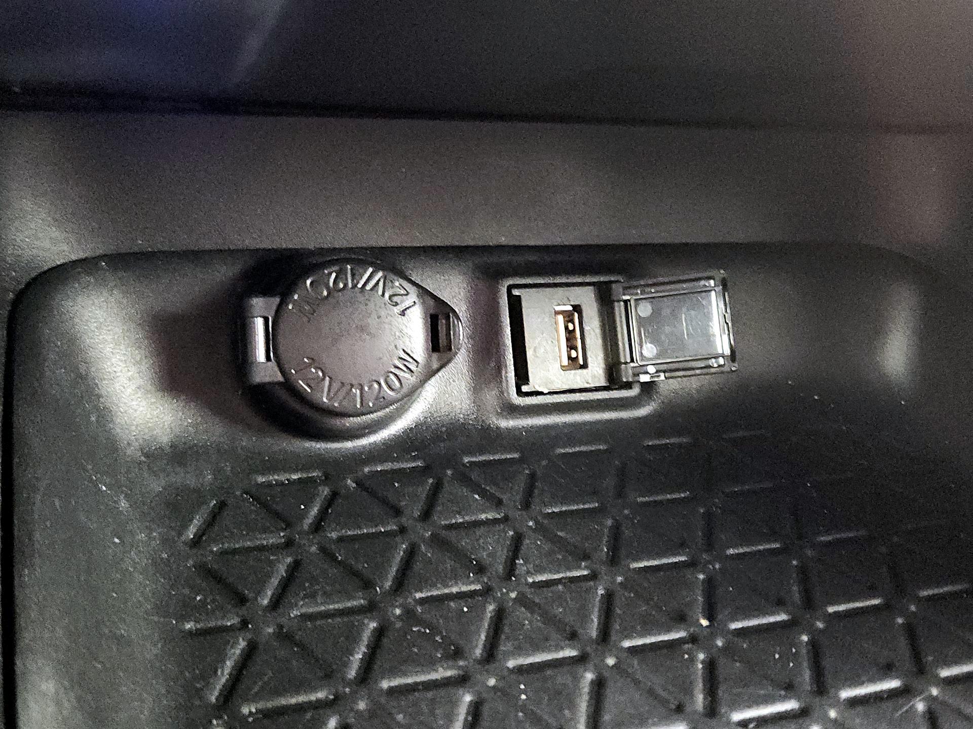 Thumbnail: 2021 Toyota RAV4 - 16