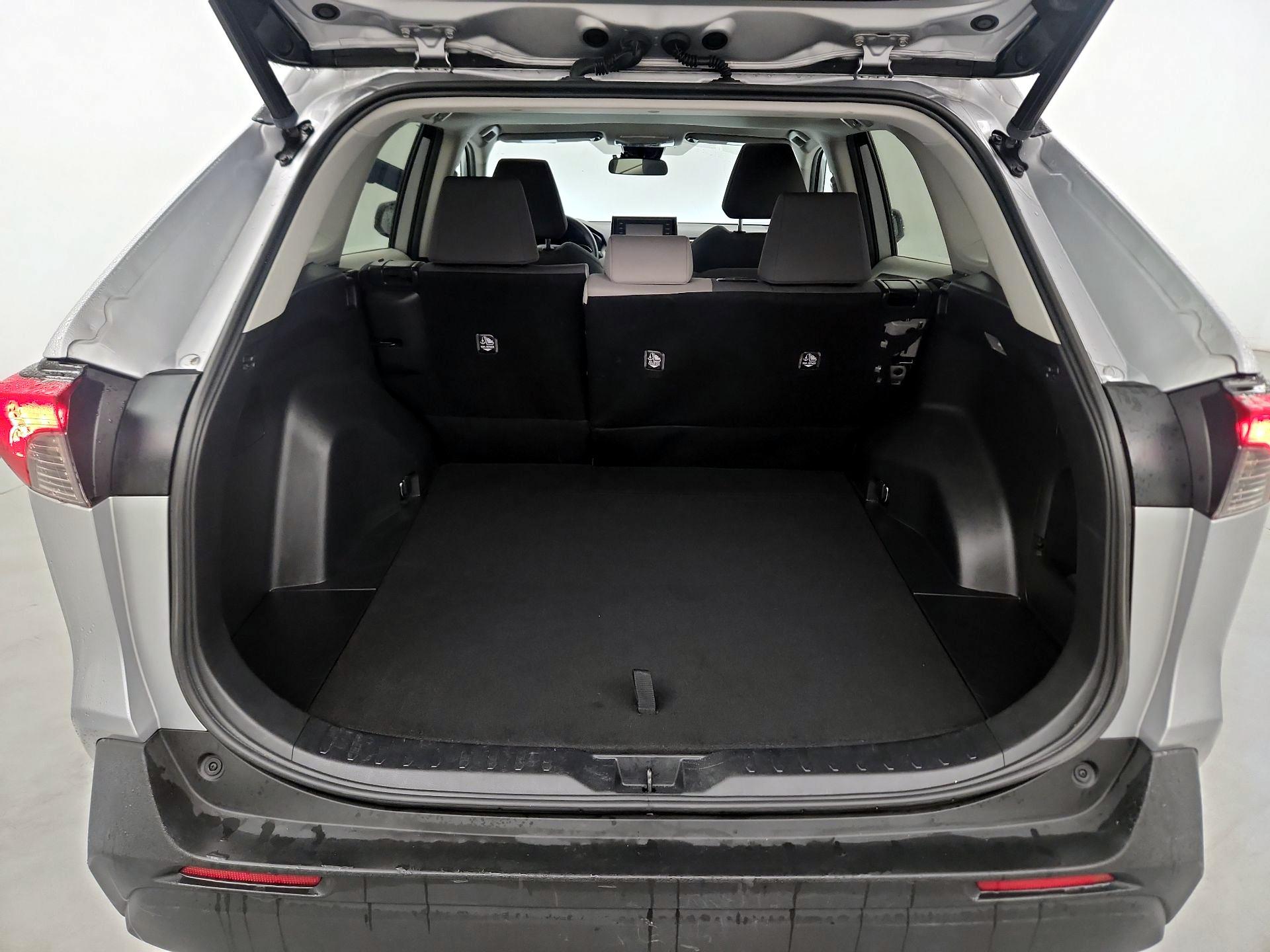 Thumbnail: 2021 Toyota RAV4 - 19