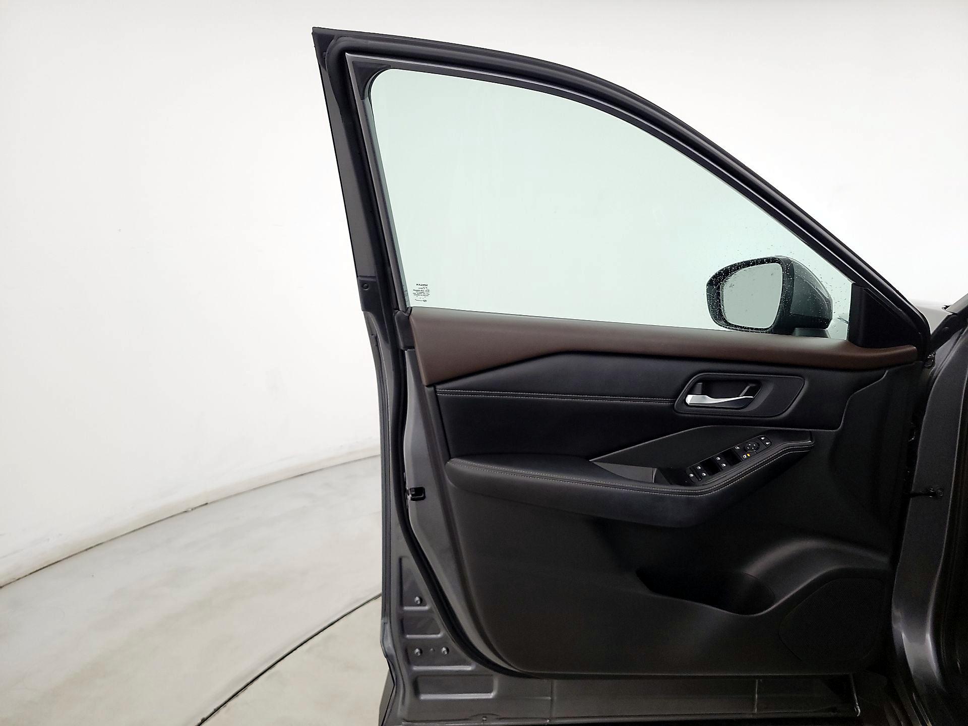 Thumbnail: 2022 Nissan Rogue - 12