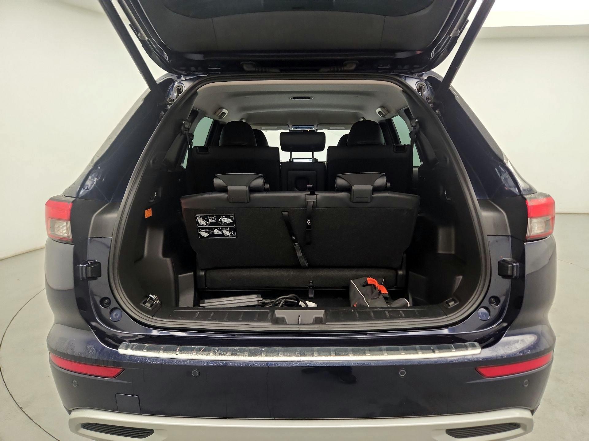 Thumbnail: 2023 Mitsubishi Outlander - 20