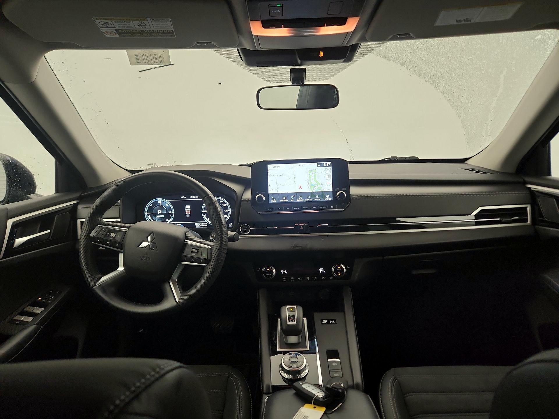 Thumbnail: 2023 Mitsubishi Outlander - 8