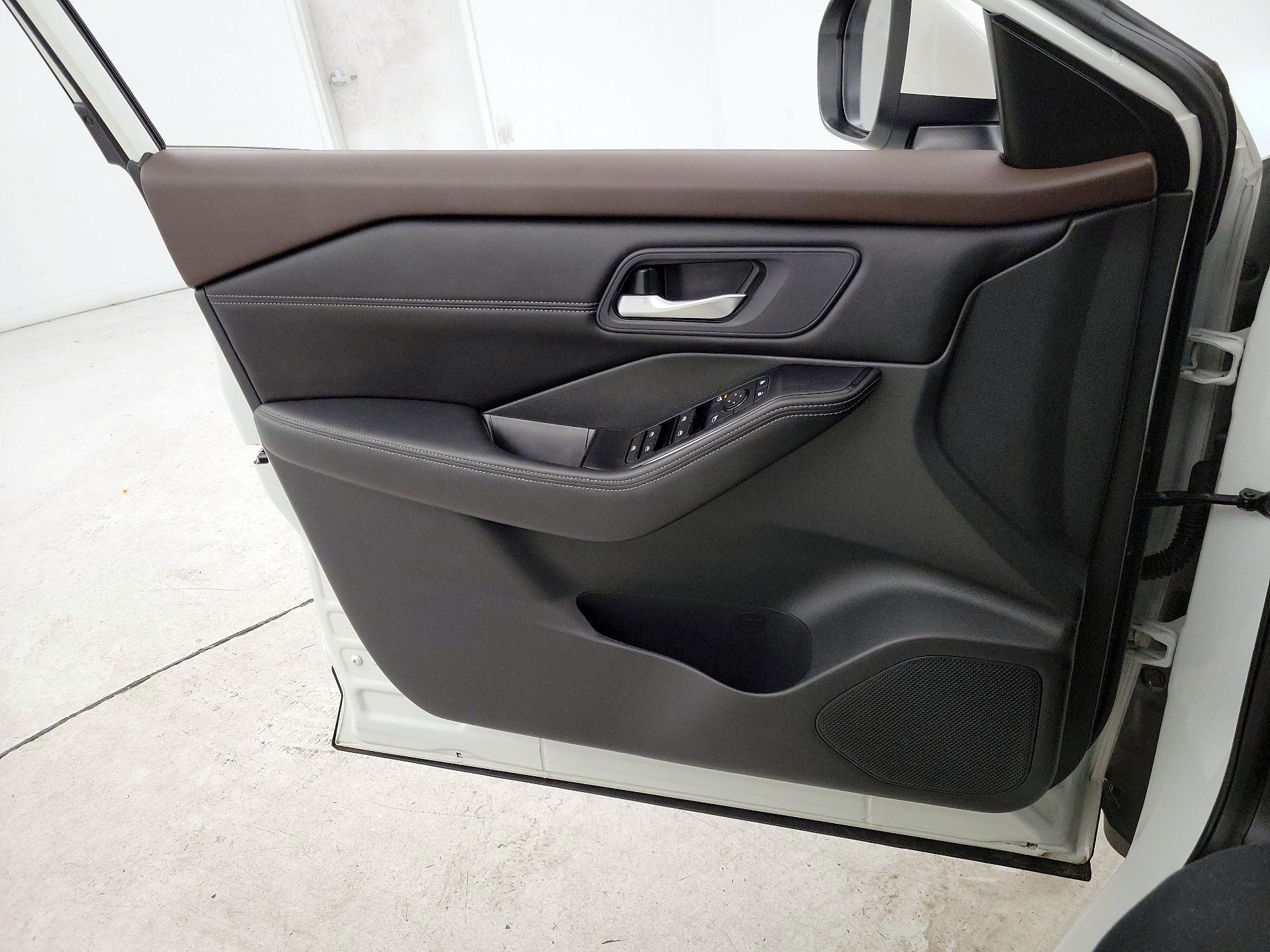 Thumbnail: 2023 Nissan Rogue - 12