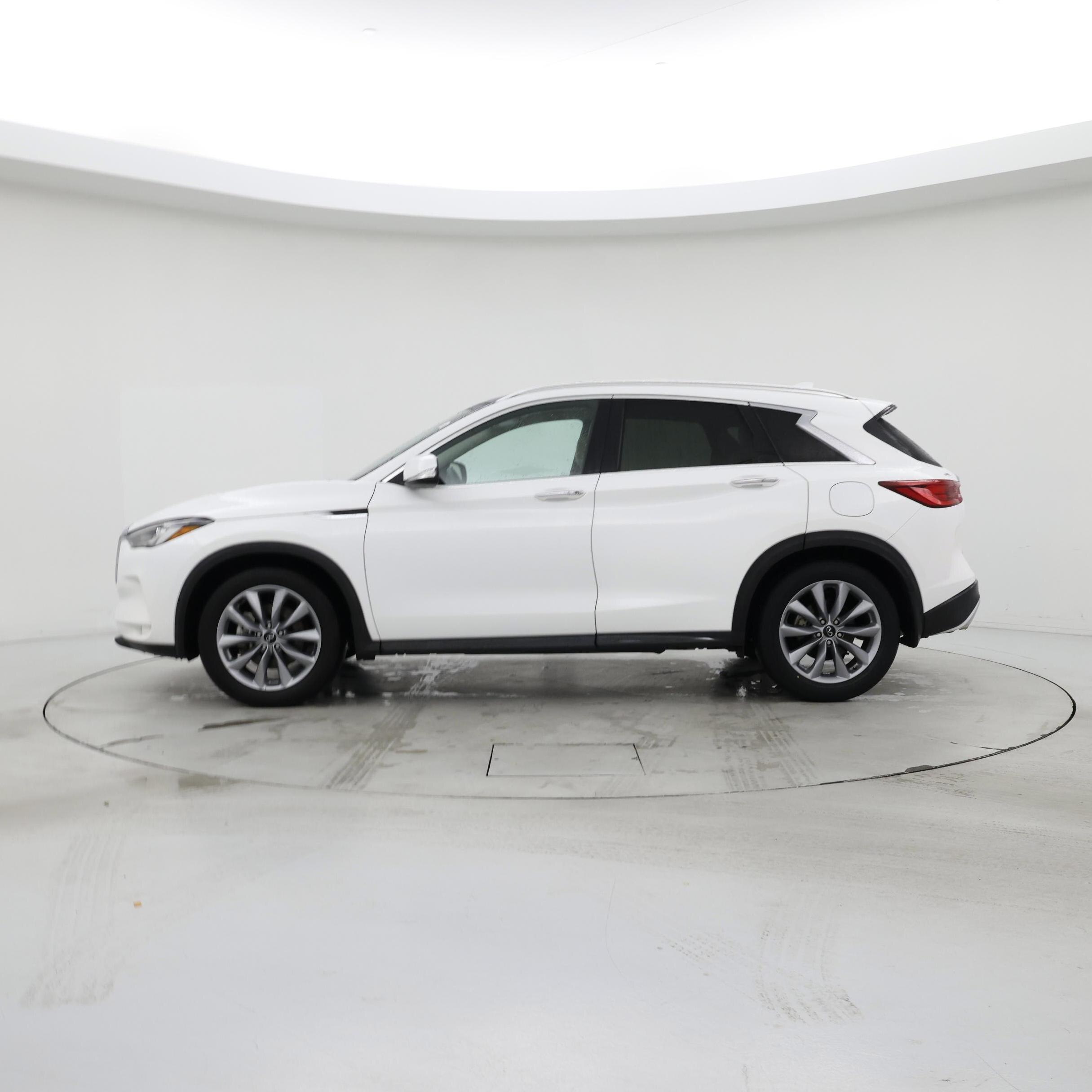 Thumbnail: 2022 INFINITI QX50 - 3