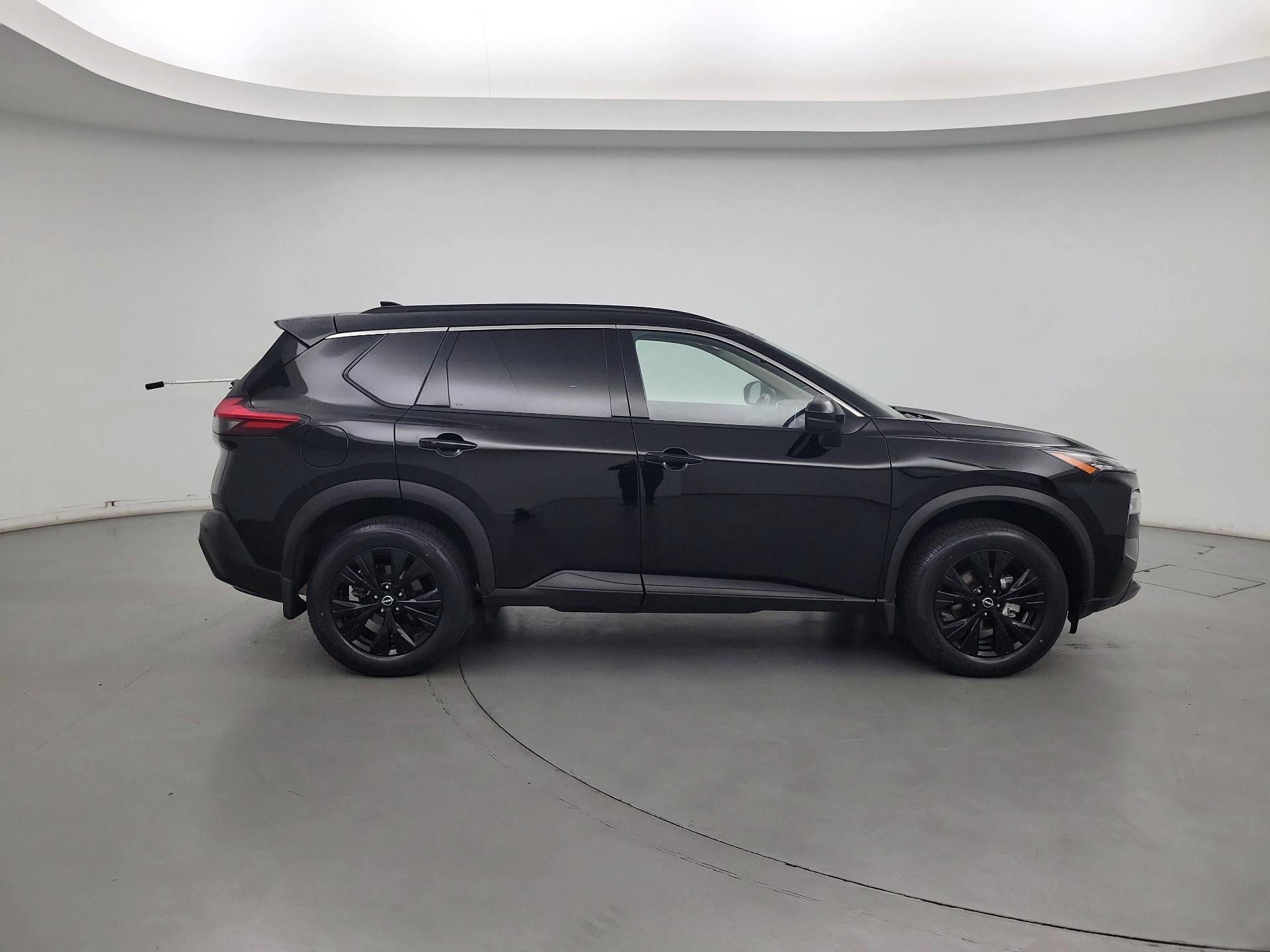 Thumbnail: 2023 Nissan Rogue - 4