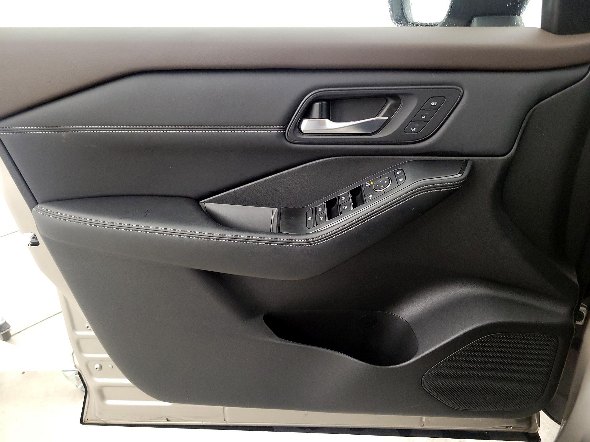 Thumbnail: 2023 Nissan Rogue - 12