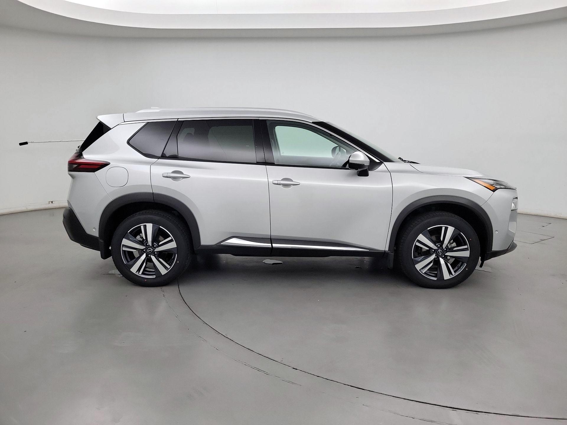 Thumbnail: 2022 Nissan Rogue - 4