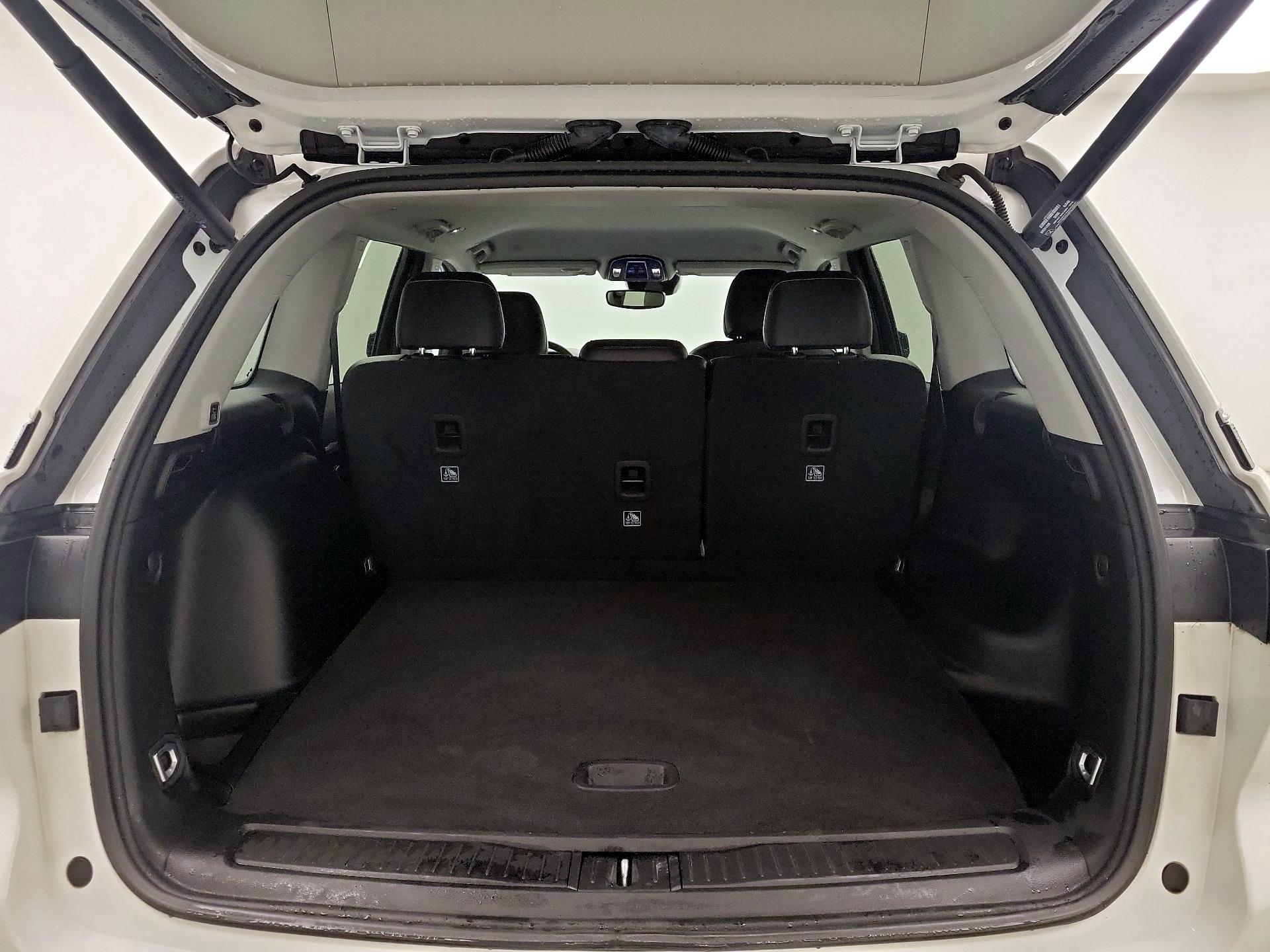 Thumbnail: 2023 Jeep Grand Cherokee - 19