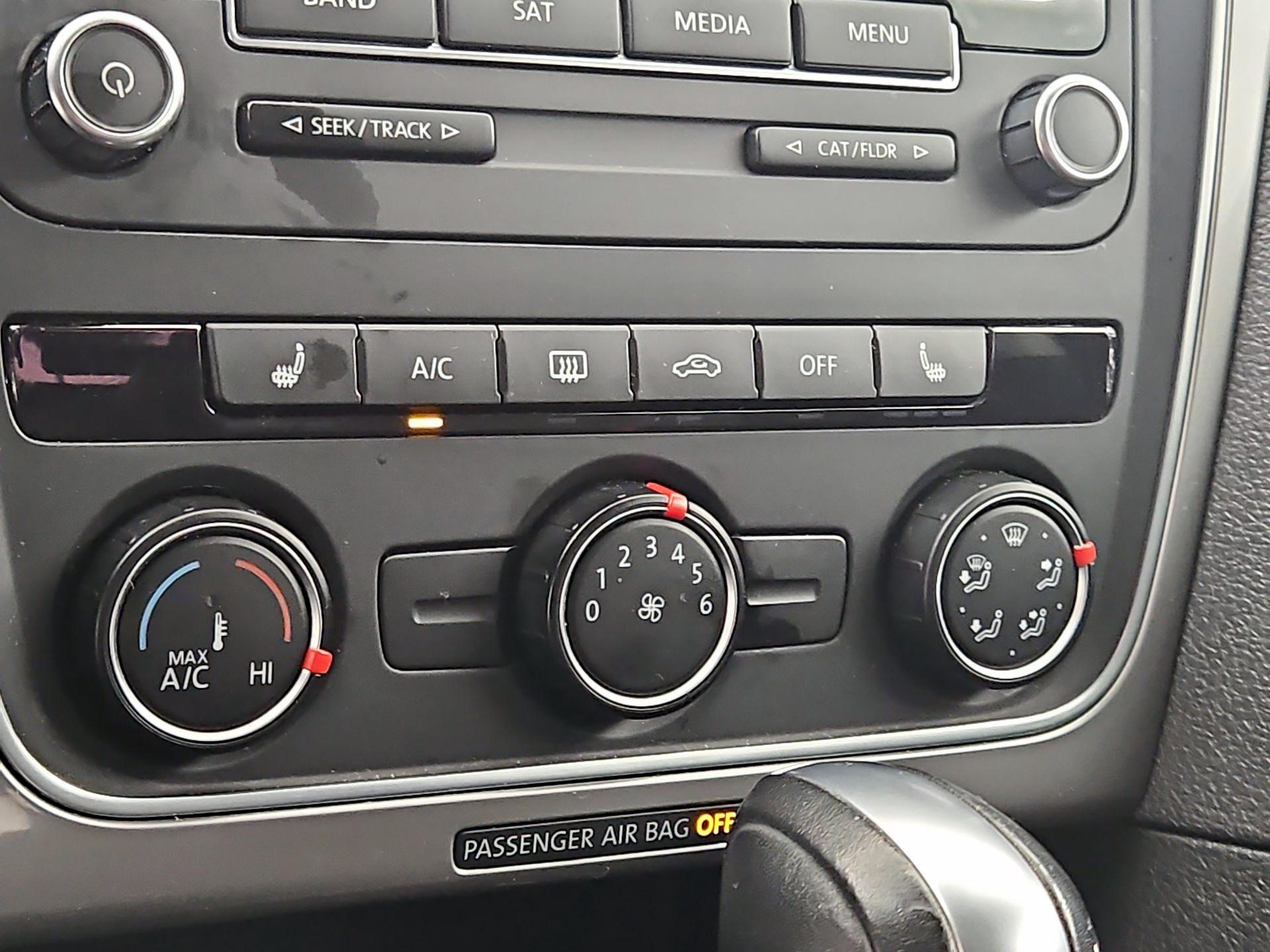 Thumbnail: 2015 Volkswagen Passat - 15